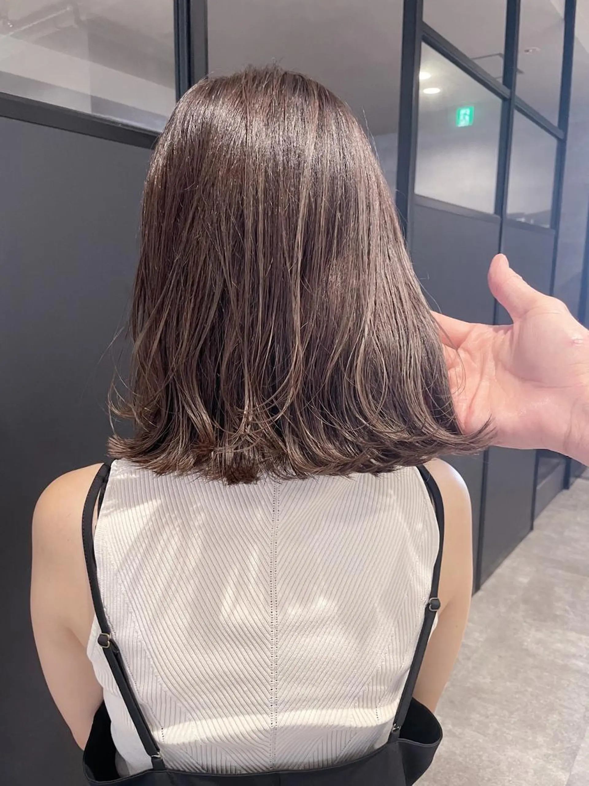ミディアム 似合わせカット カット ヘアカラー トリートメント ＿WHITE鳳店 アンダーバーホワイトのヘアスタイル