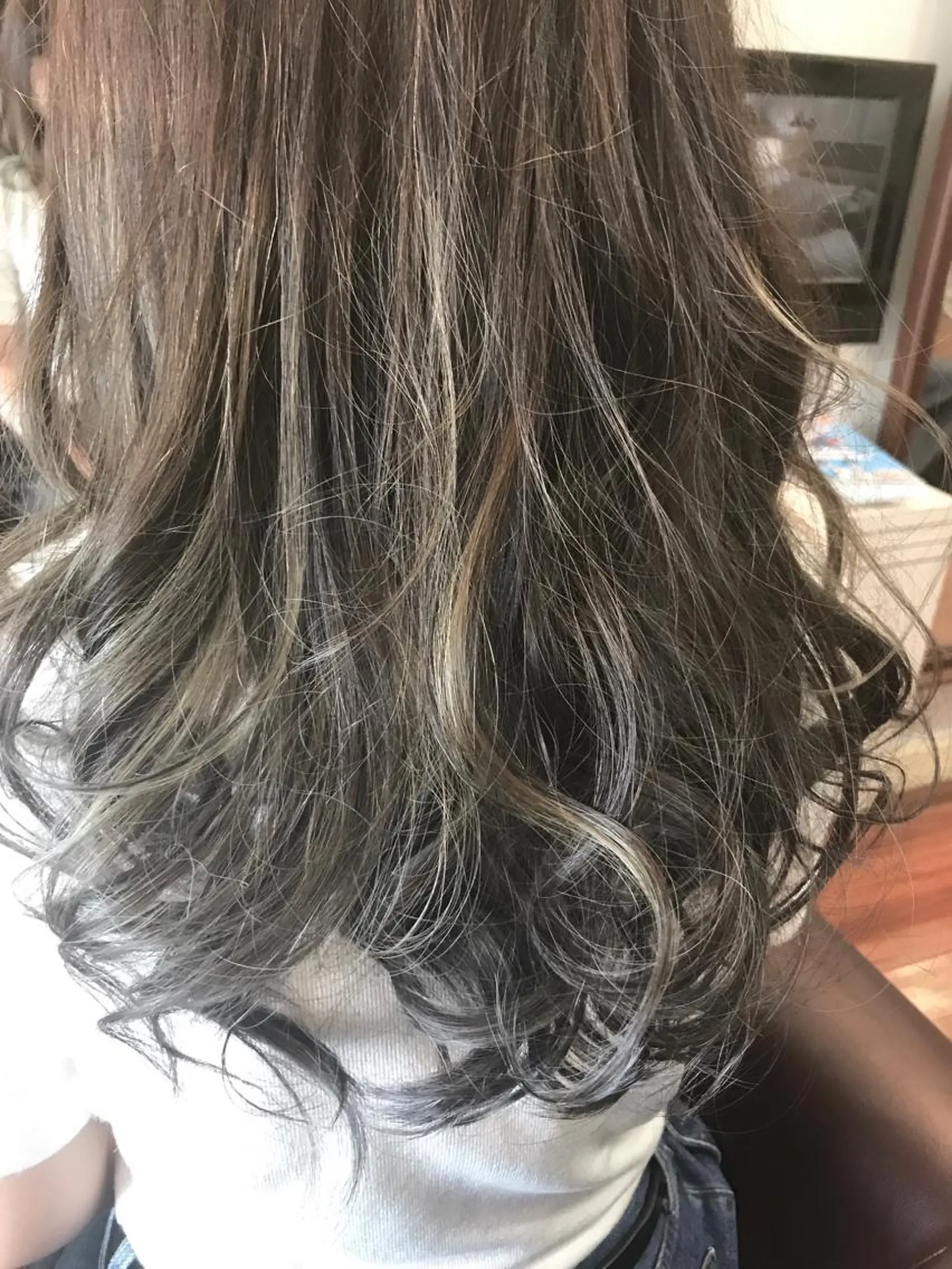 ロング 森 宇旦のヘアスタイル