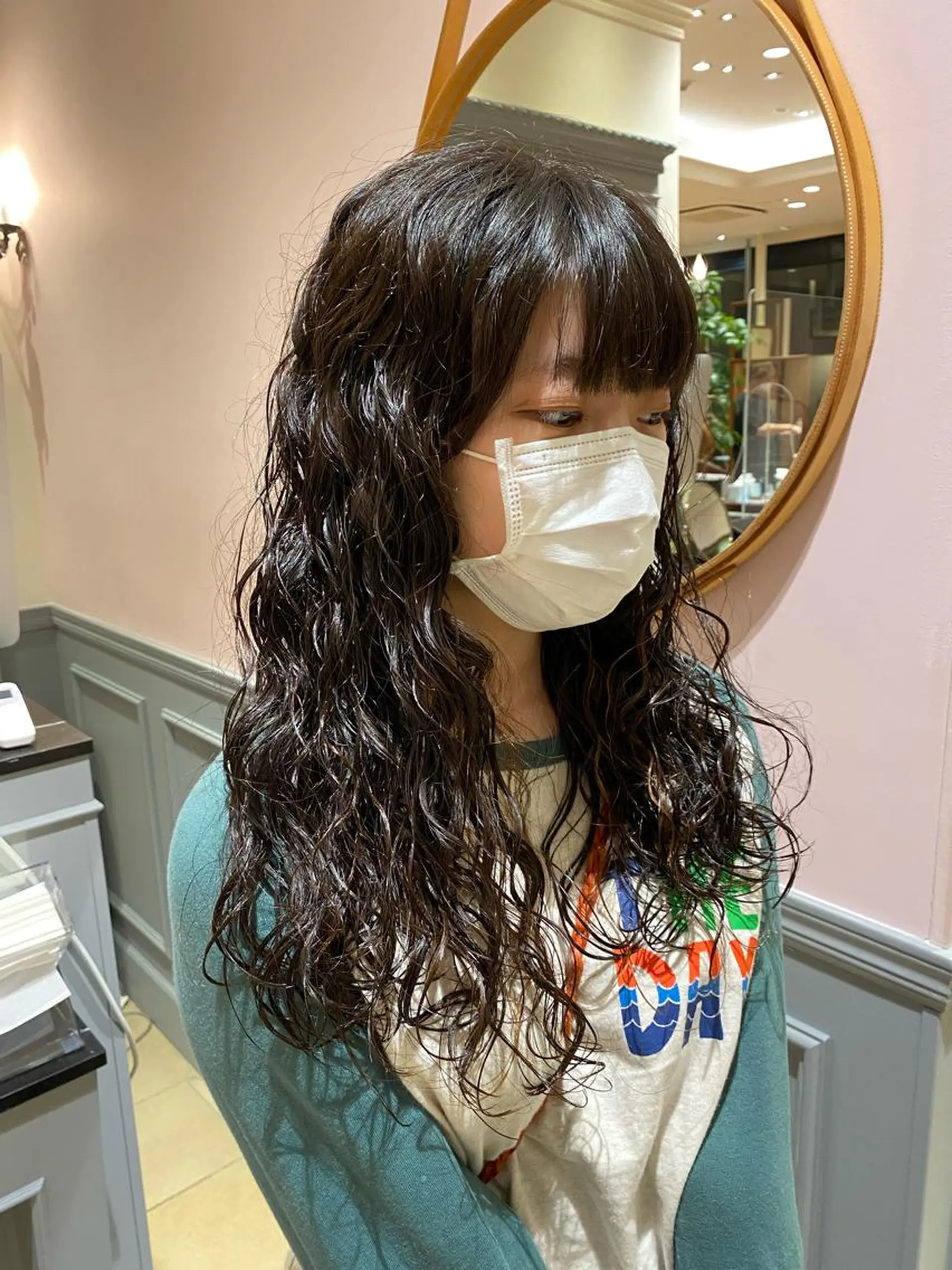 ロング パーマ スパイラルパーマ レイヤー/グレージュ メンズパーマのヘアスタイル