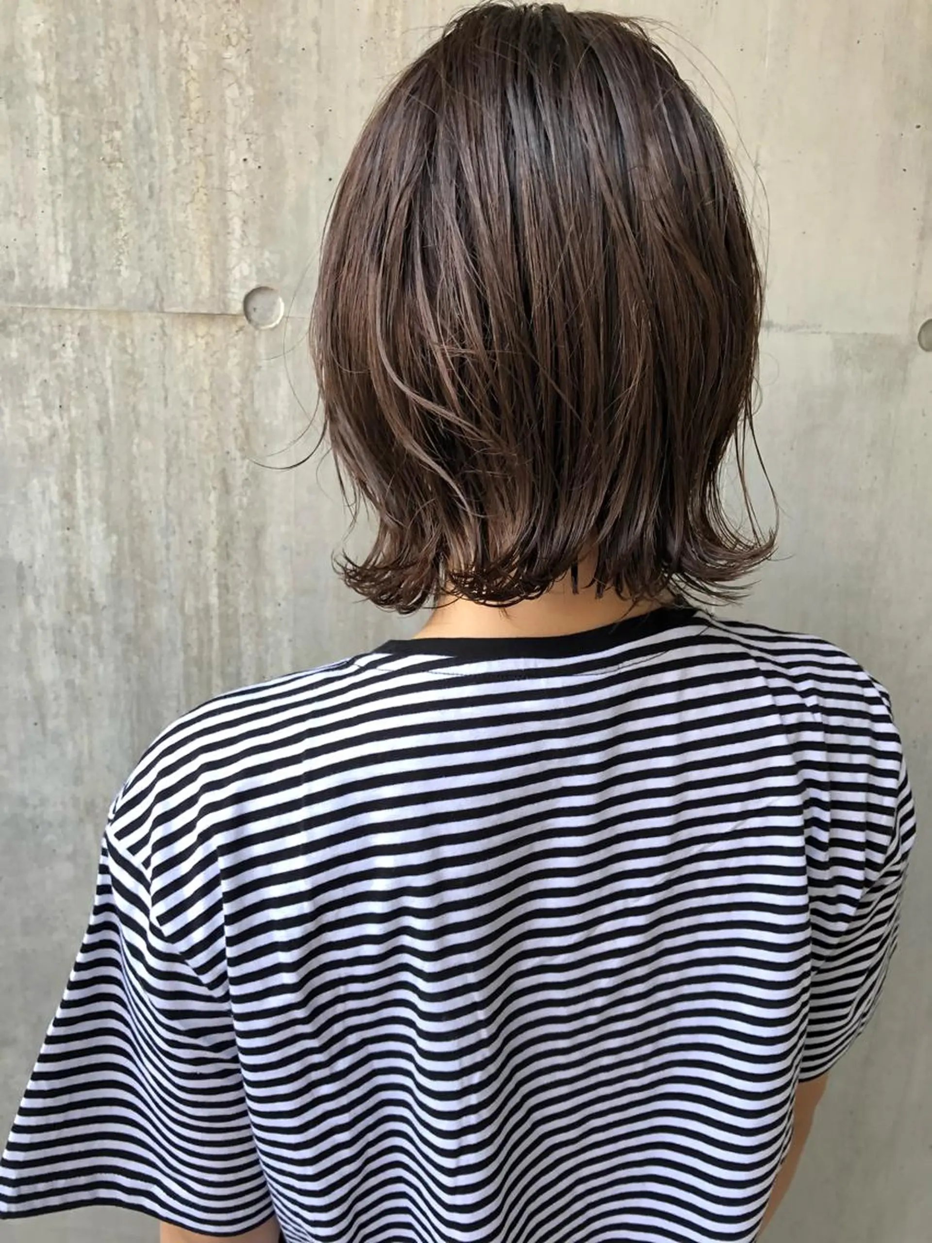 ミディアム 切りっぱなしボブ ミディアムパーマ アッシュ ボブ 外国人風カラー ショート職人 美容師【KENTA】のヘアスタイル