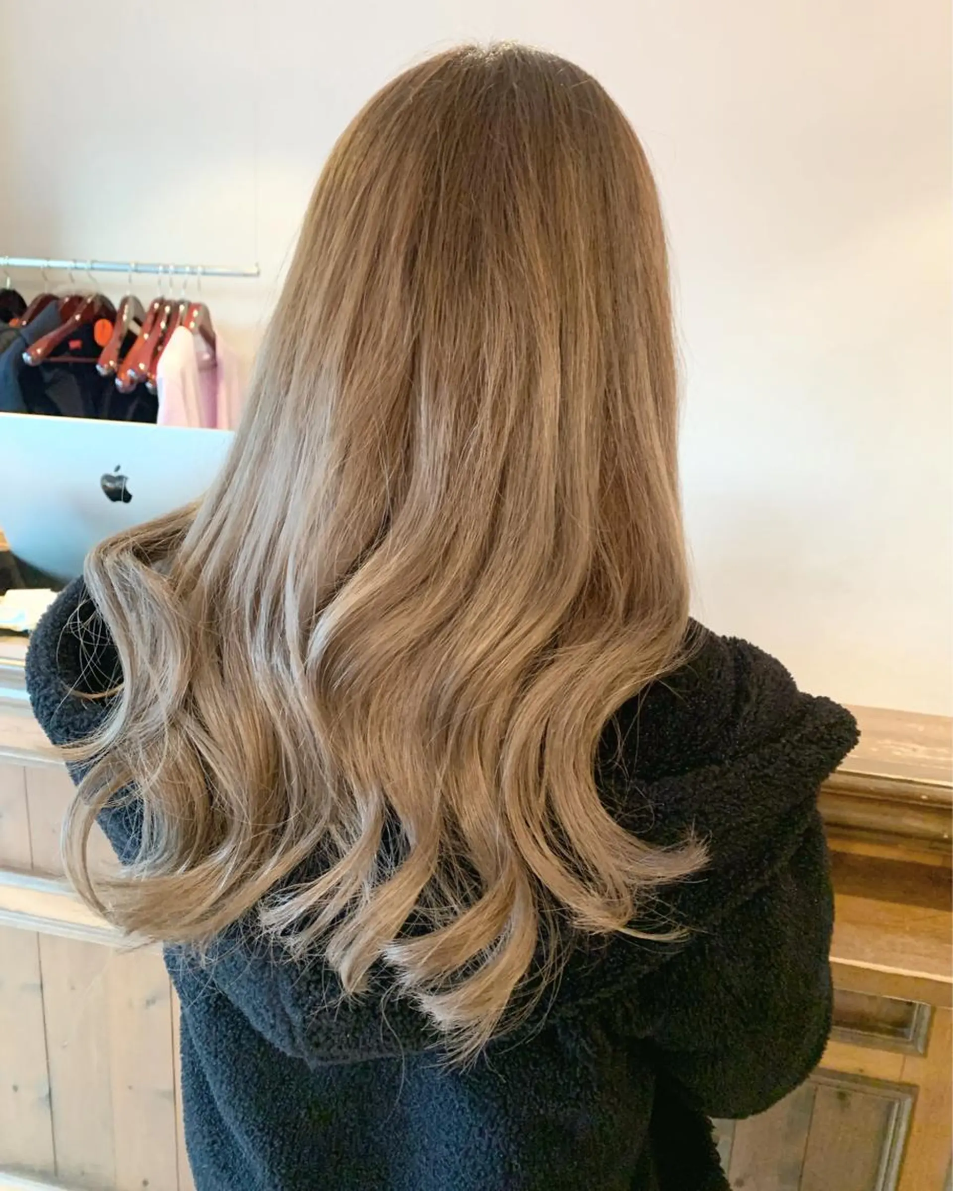 ロング カラー 透明感/オリーブ/ グレージュ/YUKAのヘアスタイル