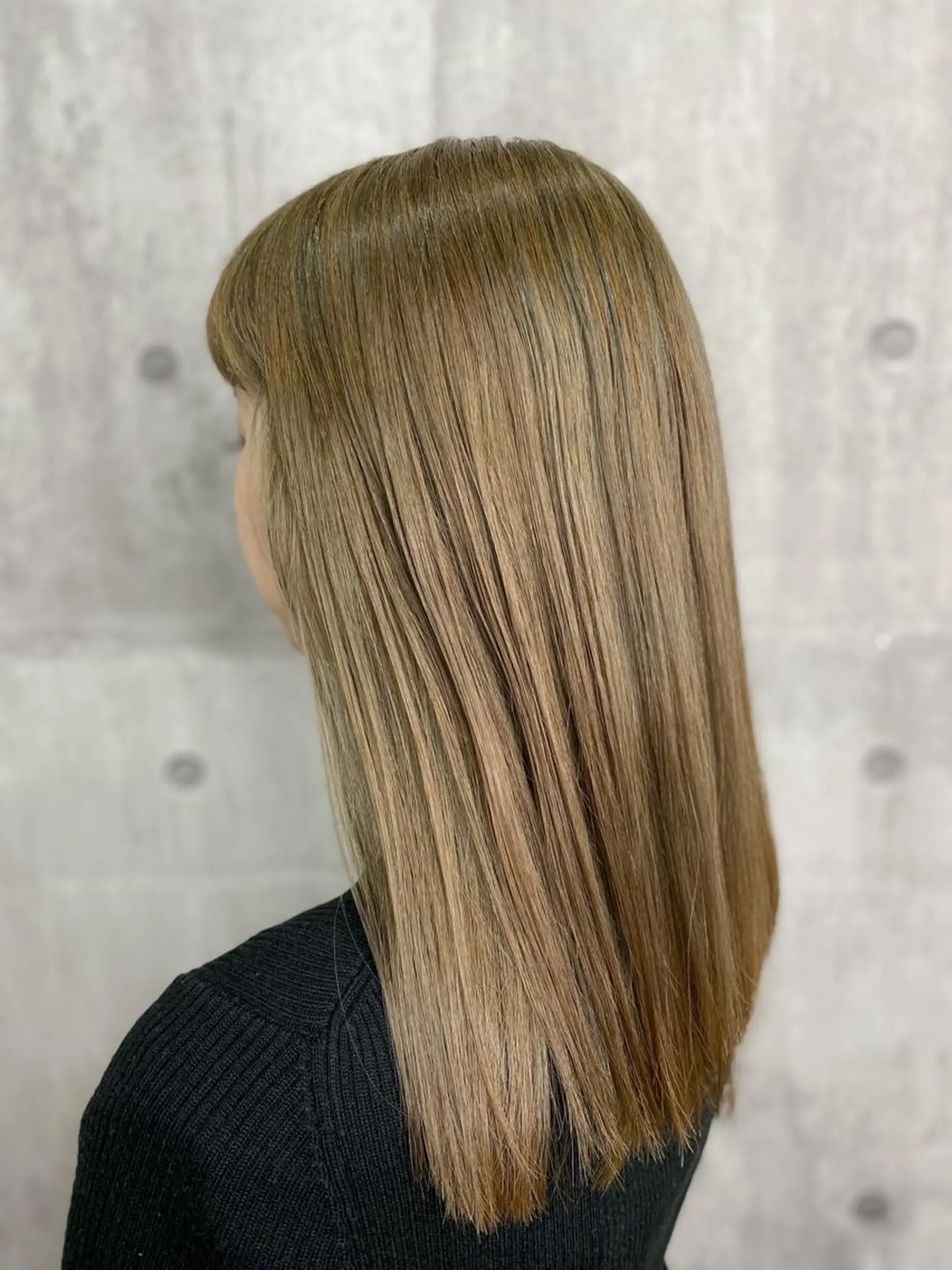 ミディアム カラー ベージュカラー ブリーチ ケアブリーチ オリーブベージュ 【透明感、艶髪】西村 有司のヘアスタイル