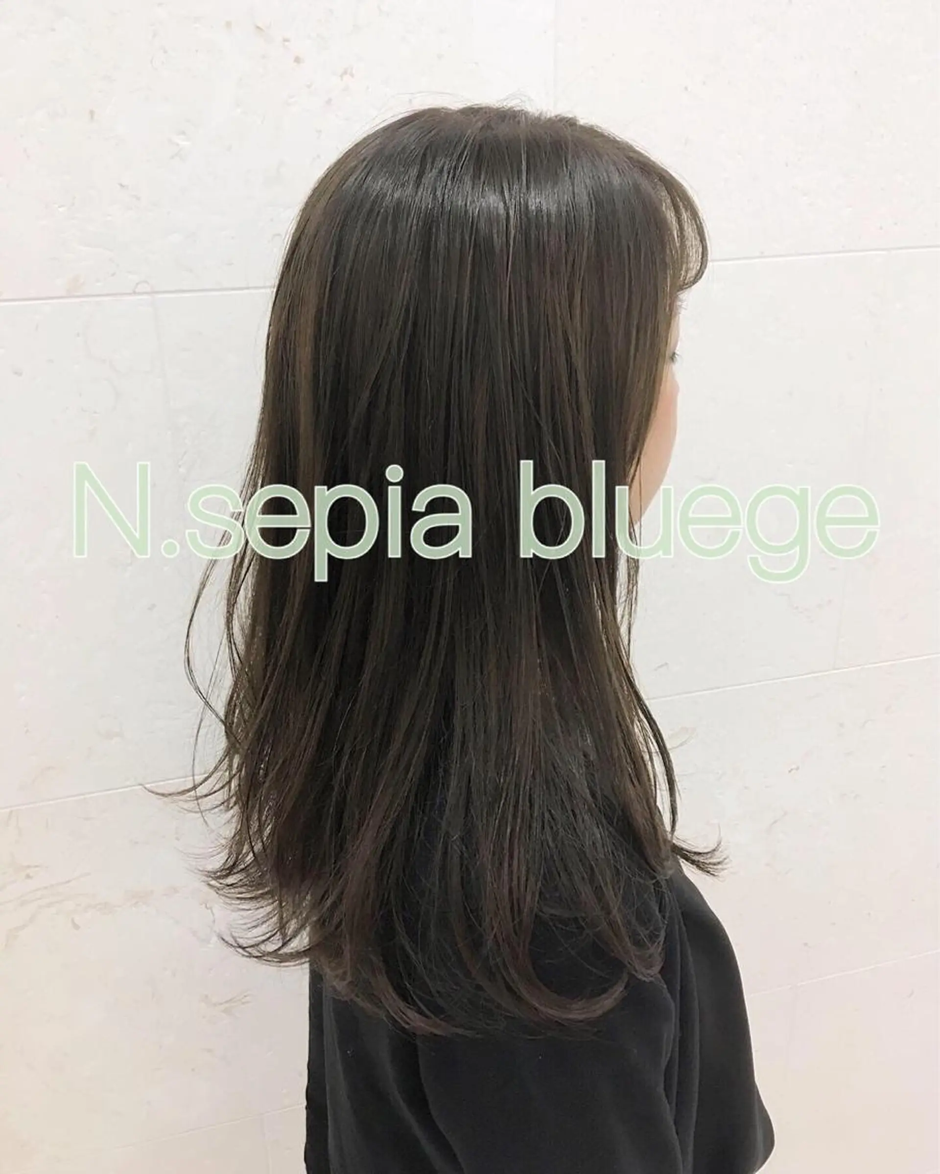 ロング カラー ブルーカラー ブルージュ カット ヘアカラー トリートメント 斉藤 貴也のヘアスタイル