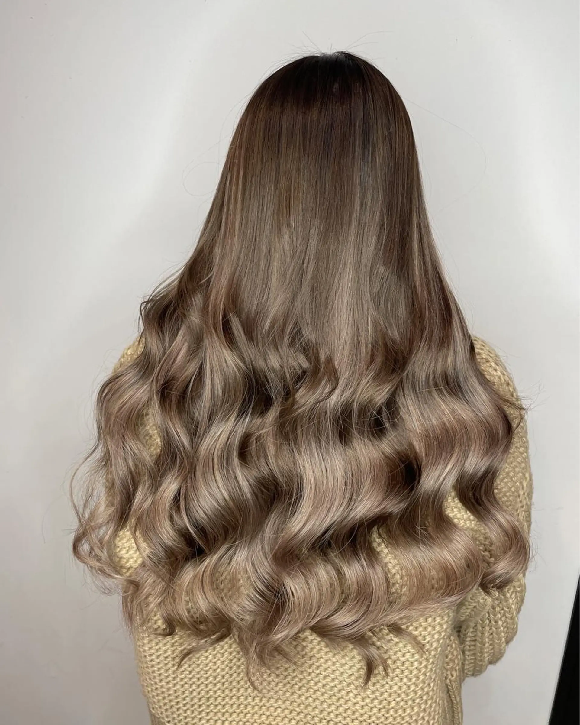 ロング カラー アッシュ アッシュブラウン ベージュカラー ブラウンカラー ハイライトカラー ヘアカラー エクステ エクステ/ハイトーン レイヤーHIROのヘアスタイル