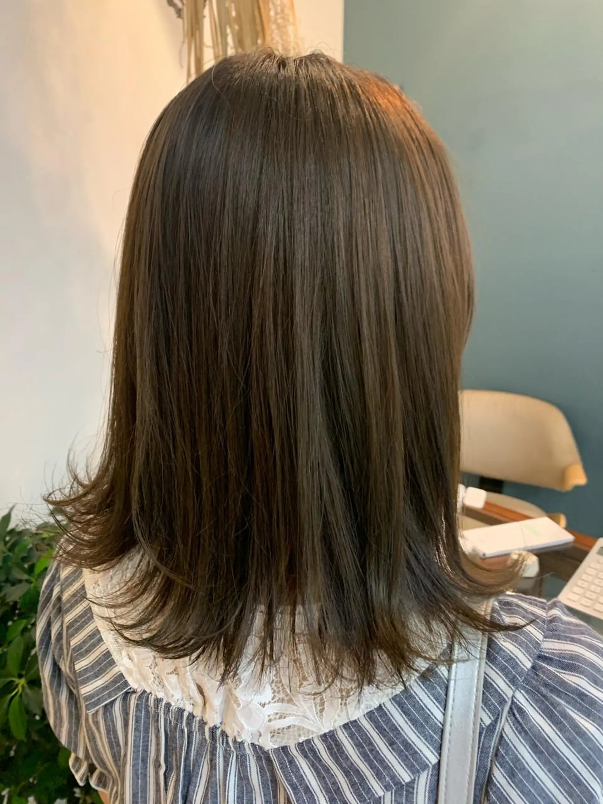 ミディアム カラー ブリーチ グレージュ ブリーチなしカラー オリーブグレージュ オリーブグレー ヘアカラー 縮毛矯正 中目黒🌼 🌼ハナのヘアスタイル