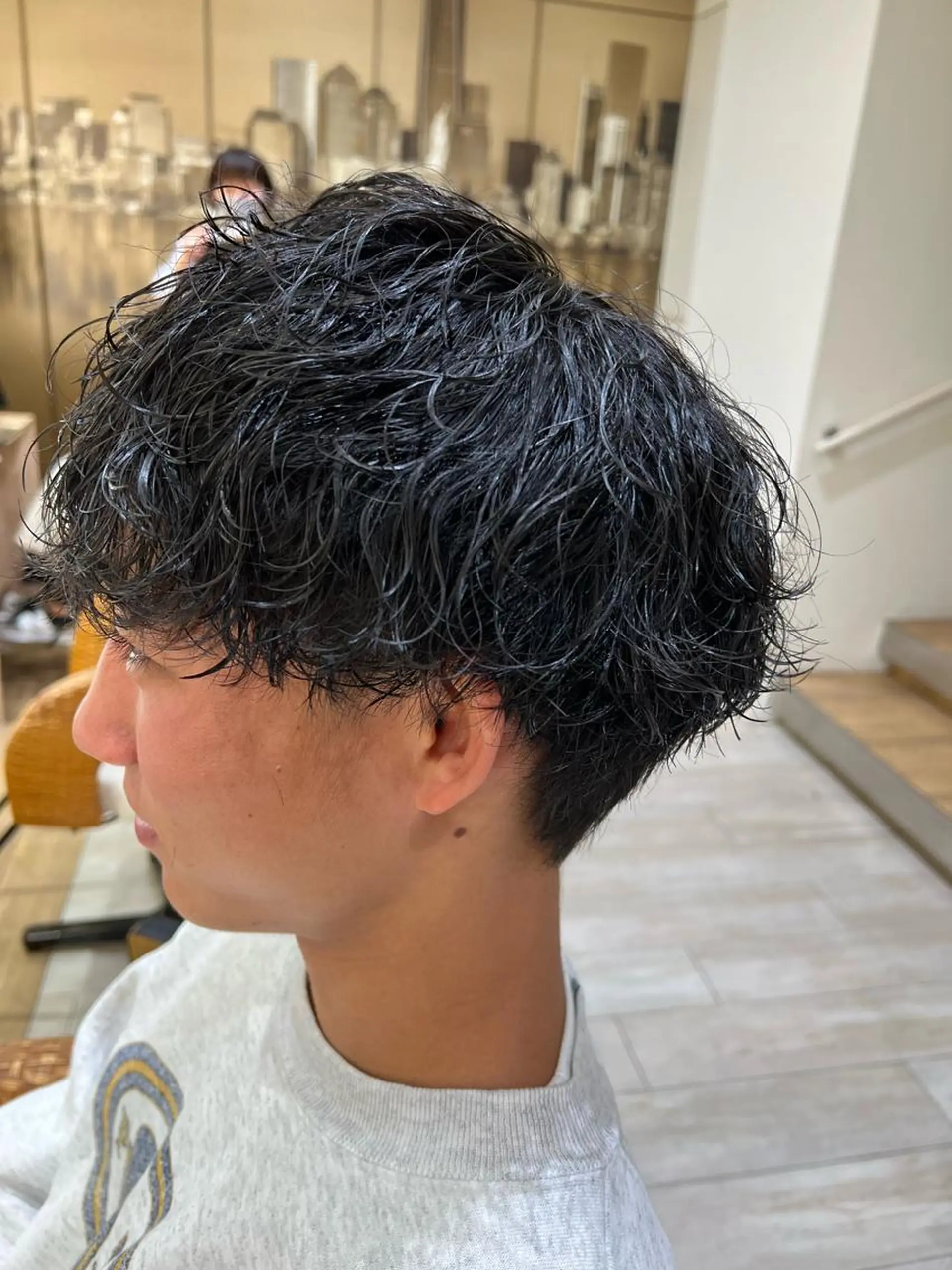 パーマ メンズ メンズパーマ 波巻きパーマ カット パーマ 赤本悠斗波巻きパーマ メンズパーマのヘアスタイル