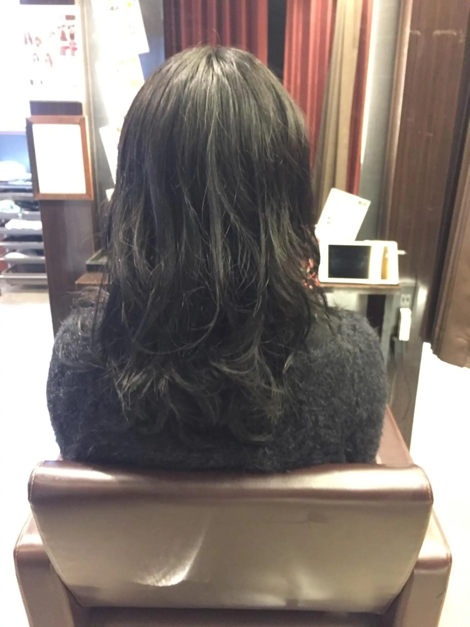 ロング 金澤 愛のヘアスタイル