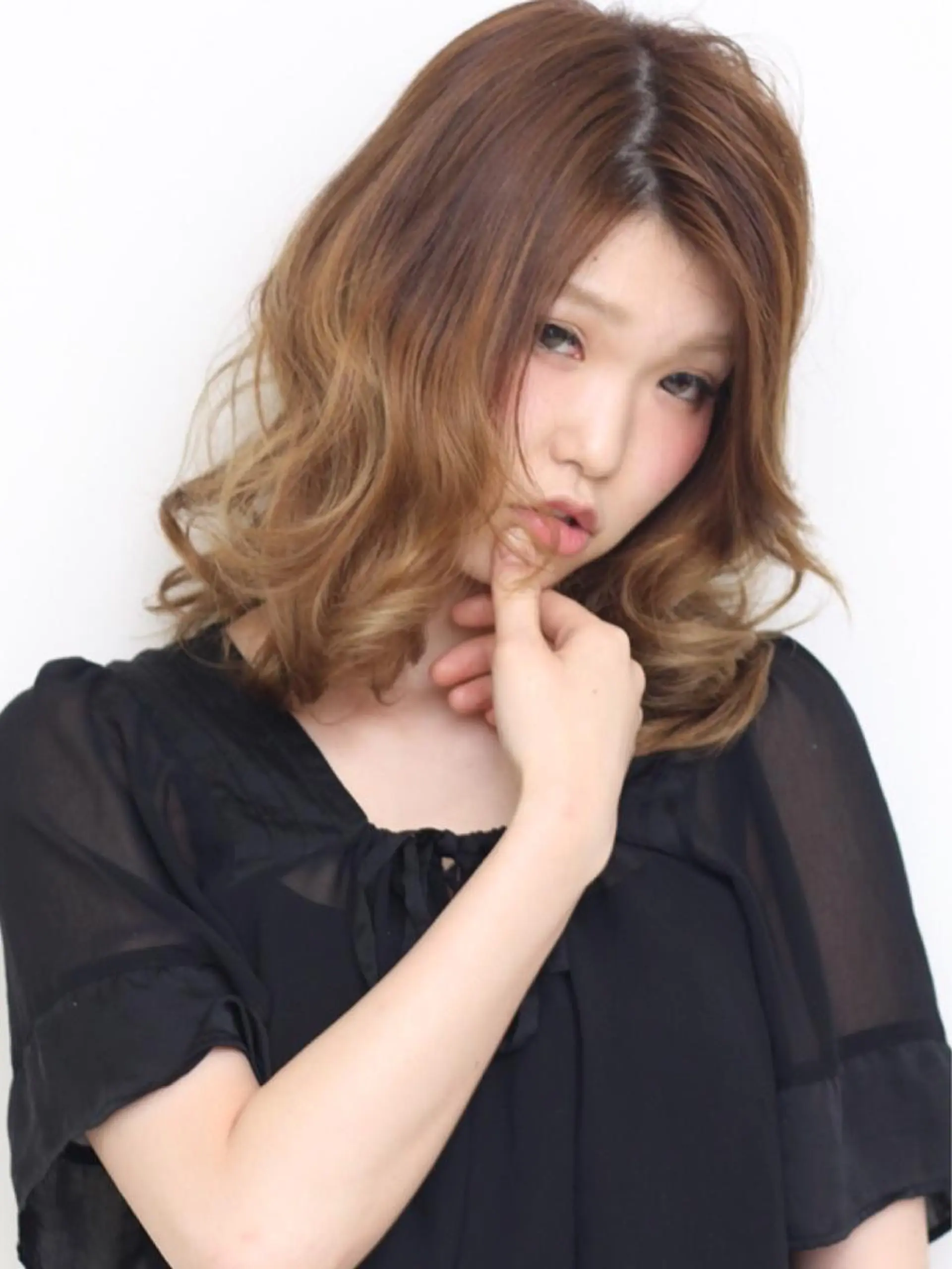 ミディアム 中林 由佳のヘアスタイル