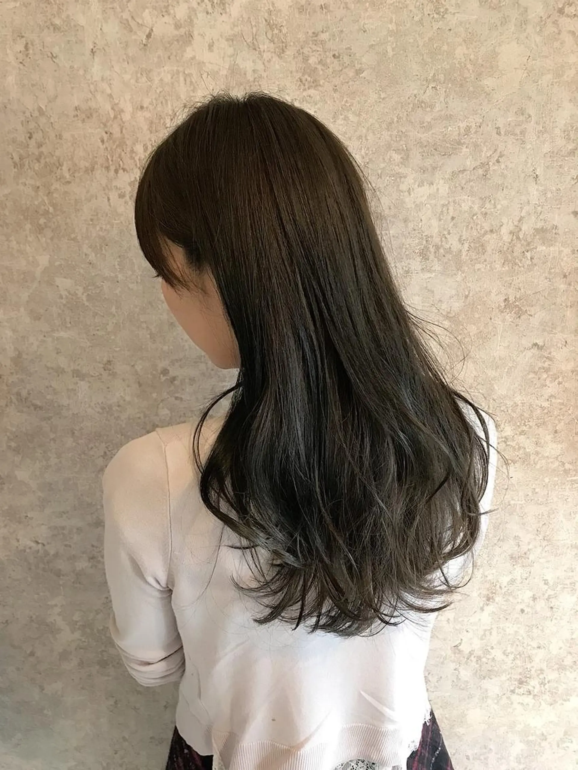 ミディアム カラー パーマ レイヤーカット 早崎太生のヘアスタイル