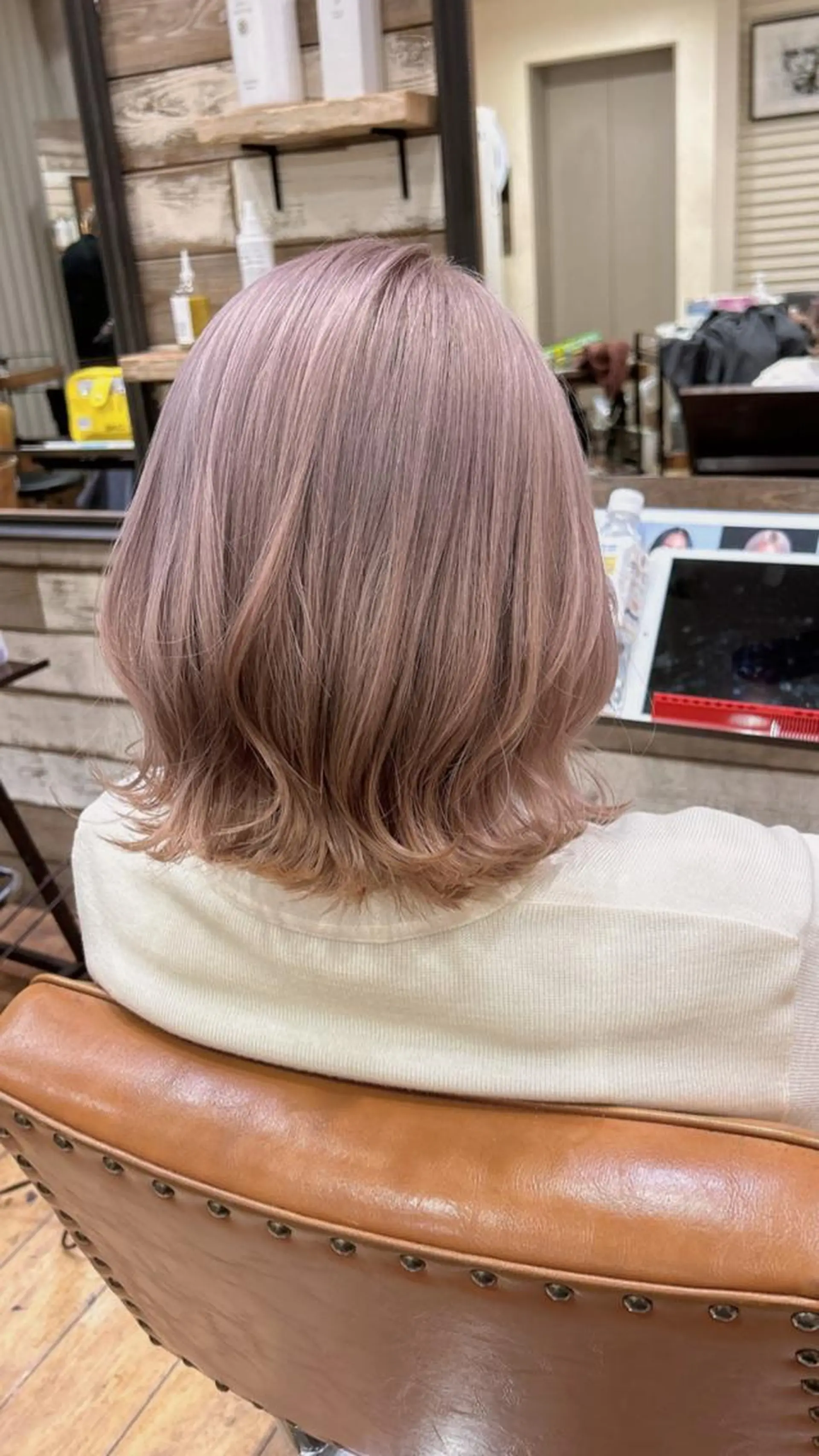 ミディアム 透明感カラー NAN AMI グレージュのヘアスタイル