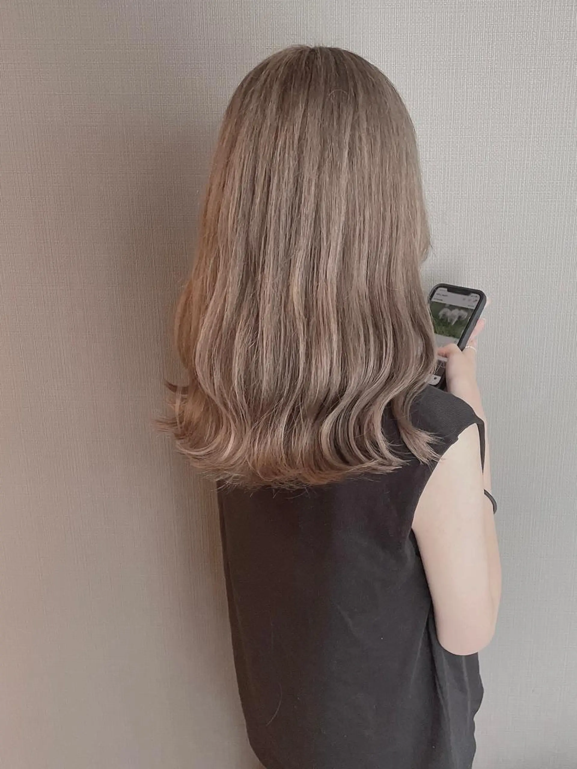 セミロング カラー ヘアアレンジ ベージュカラー くびれヘア ワンホンヘア 韓国ヘア🖤 YURINAのヘアスタイル