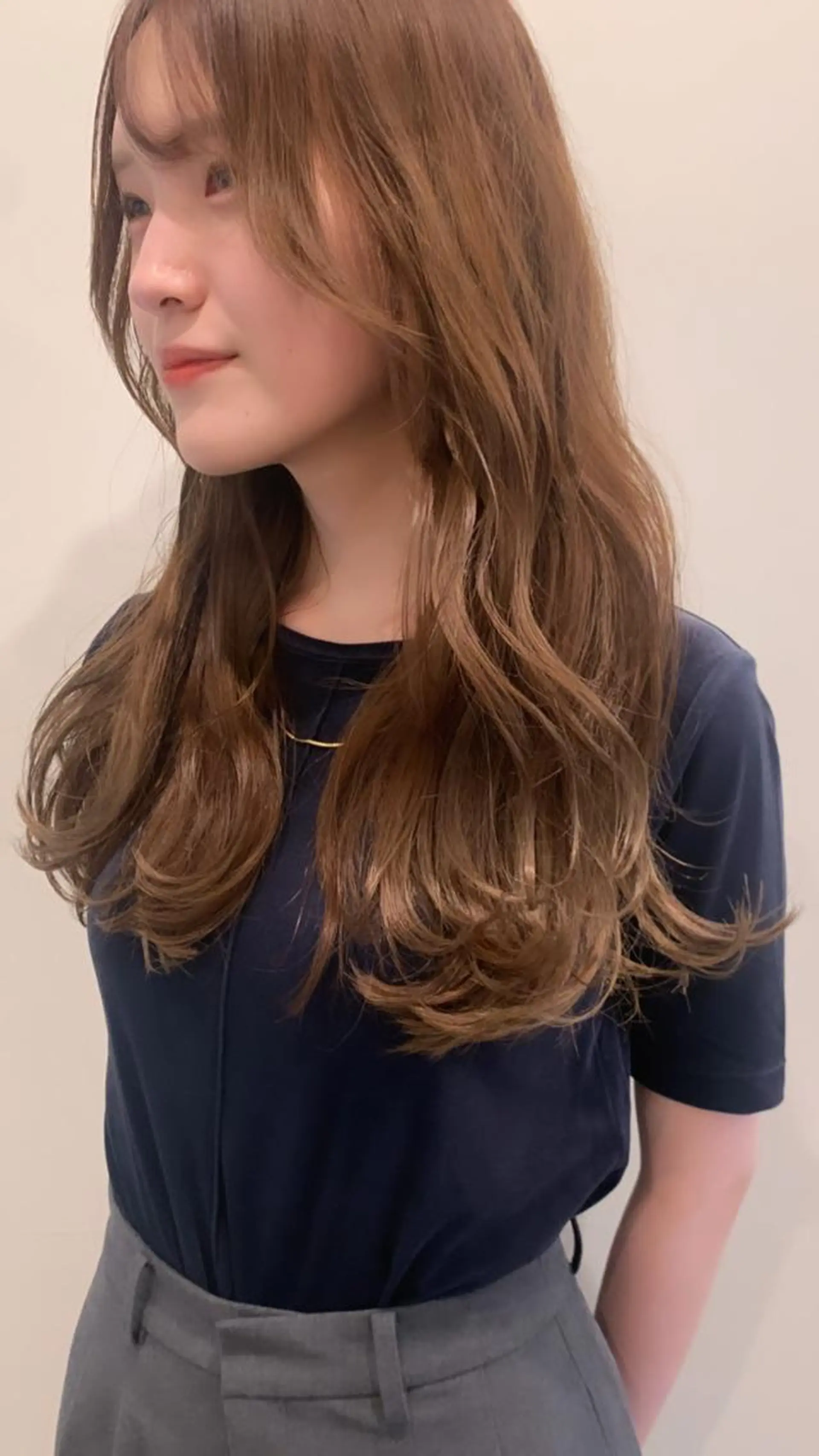 ロング カラー ベージュカラー カット ヘアカラー トリートメント 落合希 Olivebeigeのヘアスタイル