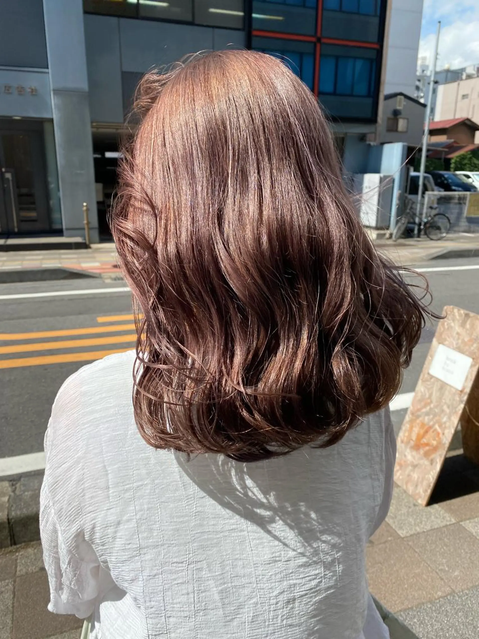 セミロング 小林 朋花のヘアスタイル