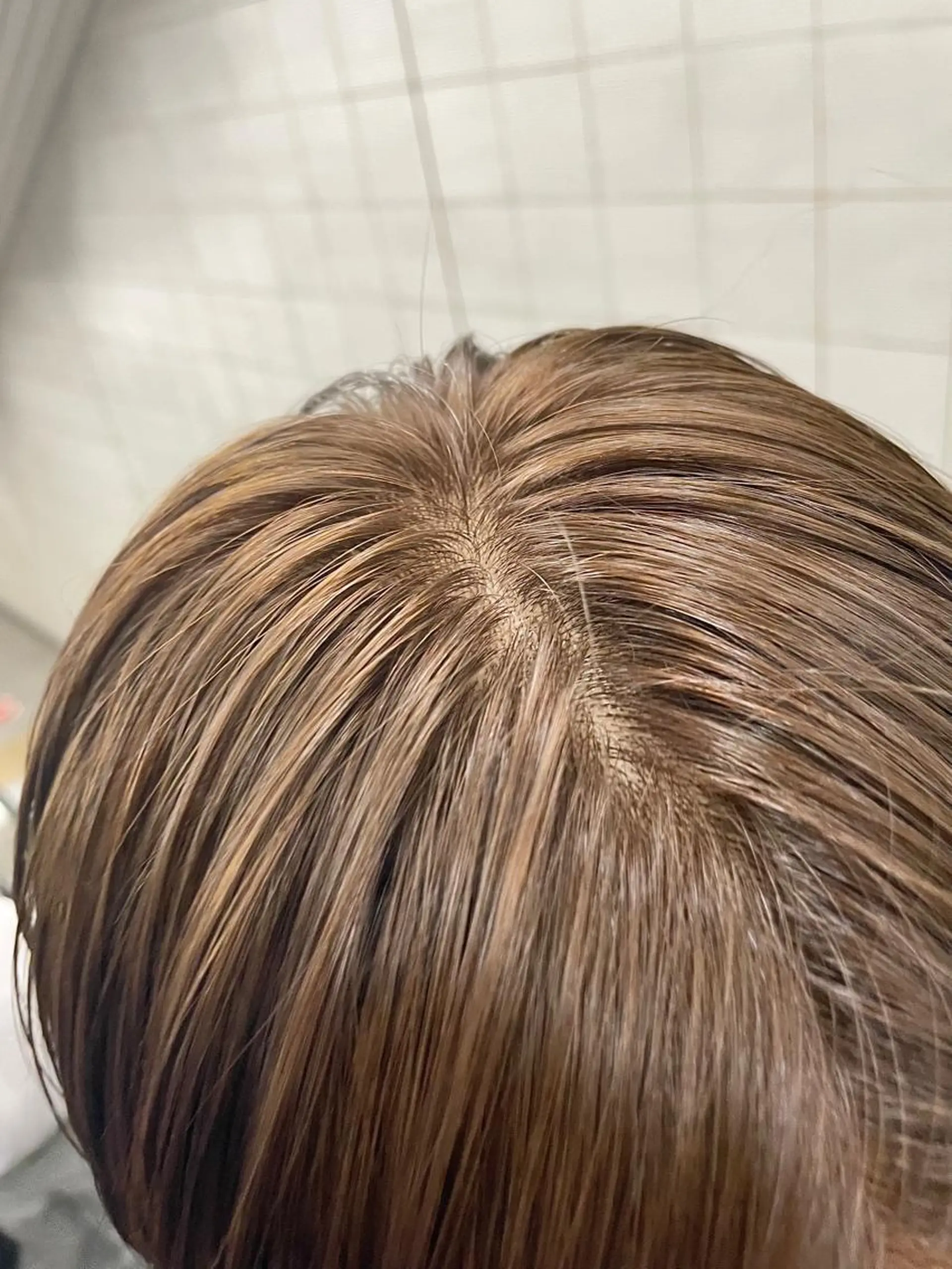 ショート カラー ヘアアレンジ メンズ ベージュカラー オリーブベージュ 外国人風カラー 抜け感ボブ×パーマ ｜kazaneのヘアスタイル