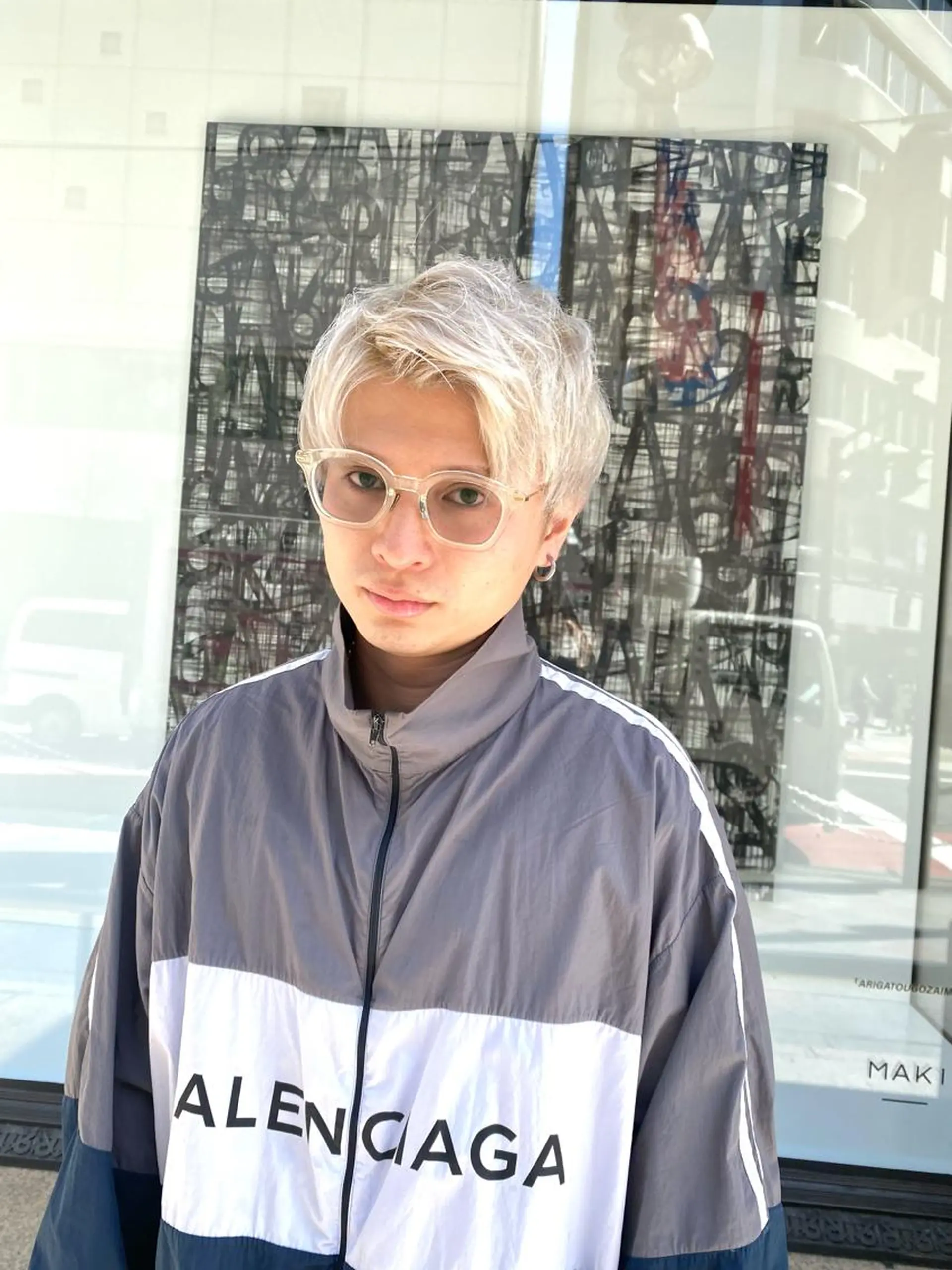 ショート カラー メンズ メンズブリーチ ブリーチ シルバー ホワイトシルバー カット ヘアカラー トリートメント カラー特化美容師 サトウリュウマのヘアスタイル