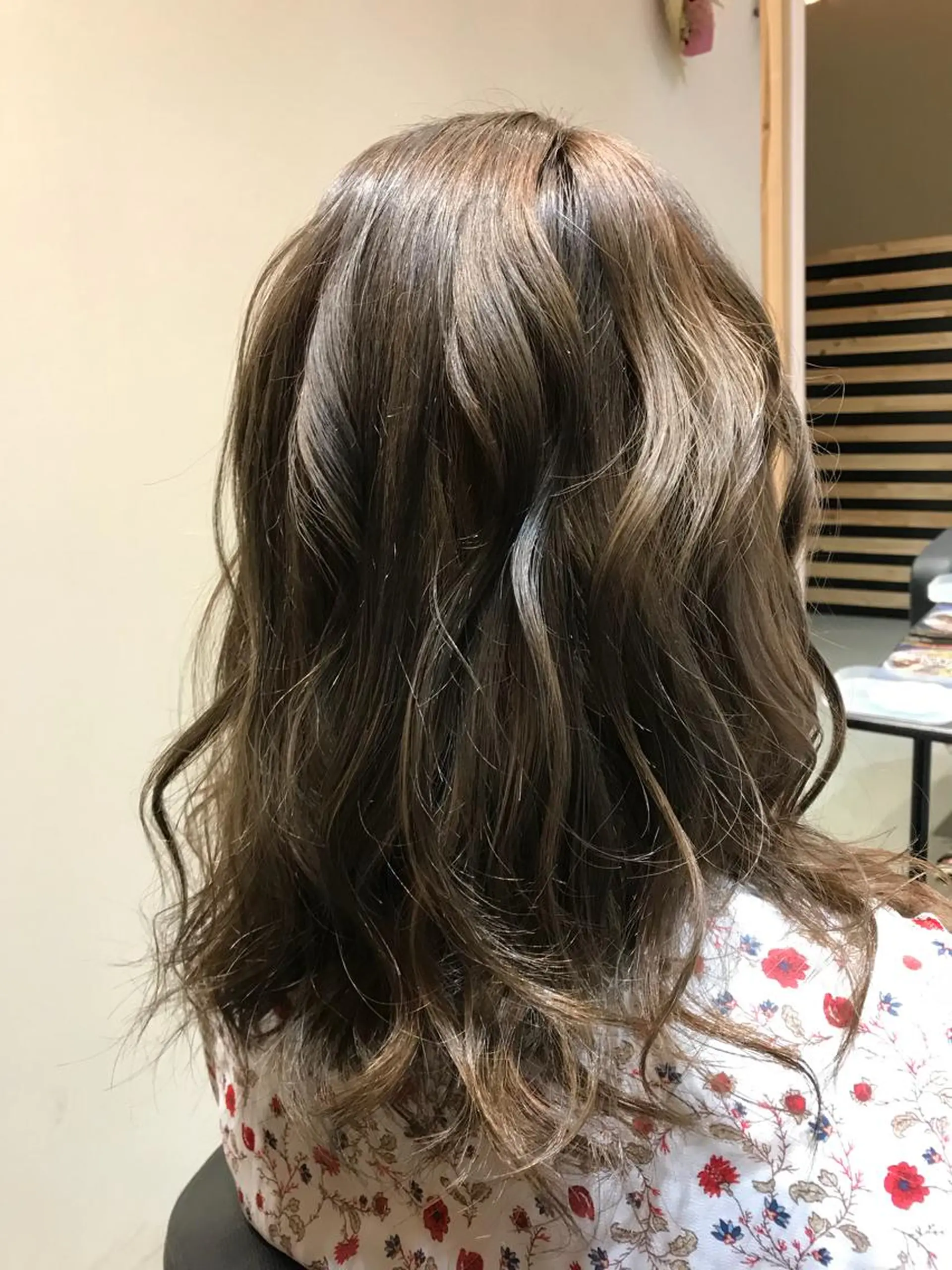 ロング カラー 関口 友行のヘアスタイル