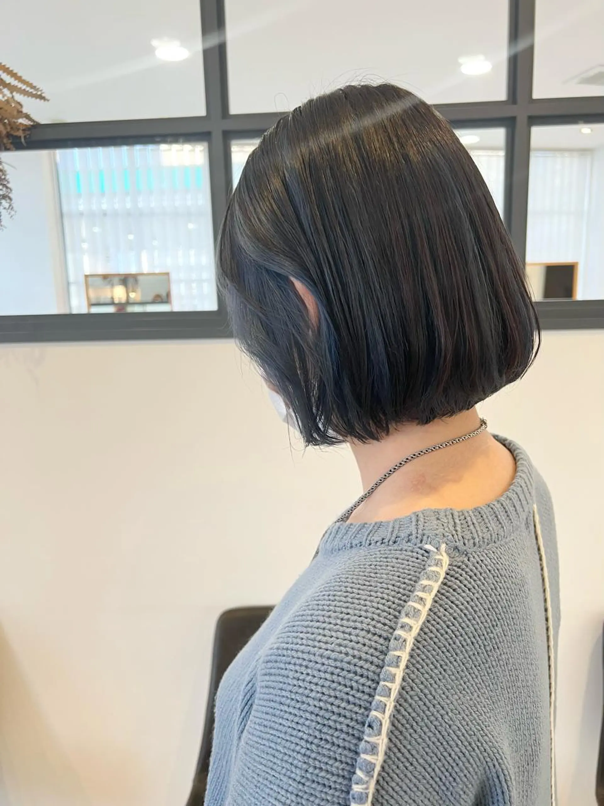 ショート カラー ブルーカラー インナーカラー ヘアカラー トリートメント cher. 新井瑞希のヘアスタイル