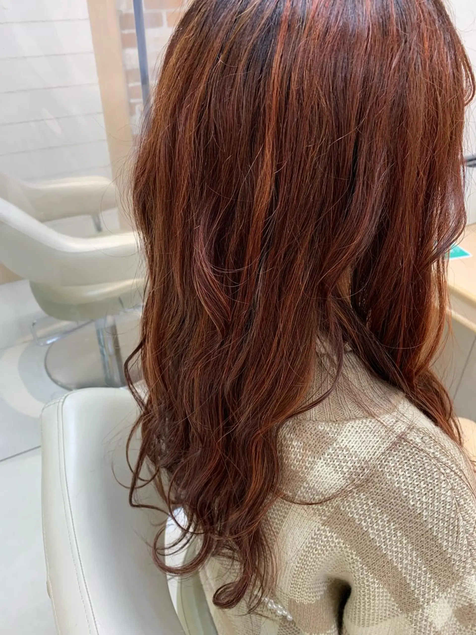 ロング ハイライト 副店長 星野 梨南葉のヘアスタイル