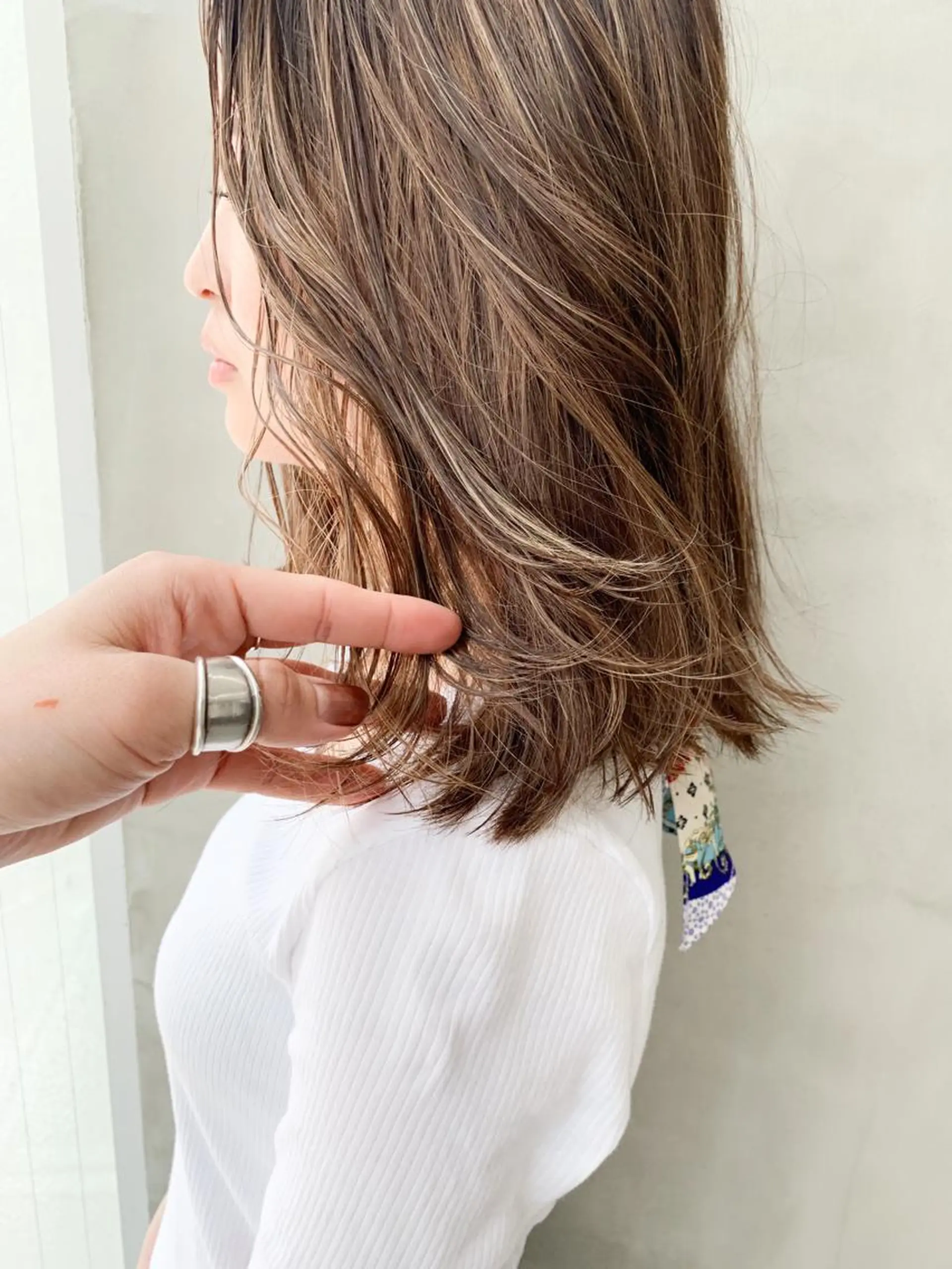 カラー ベージュカラー ブリーチ フォギーベージュ ハイライトカラー ヘッドスパ (女性限定)🍋モエのヘアスタイル