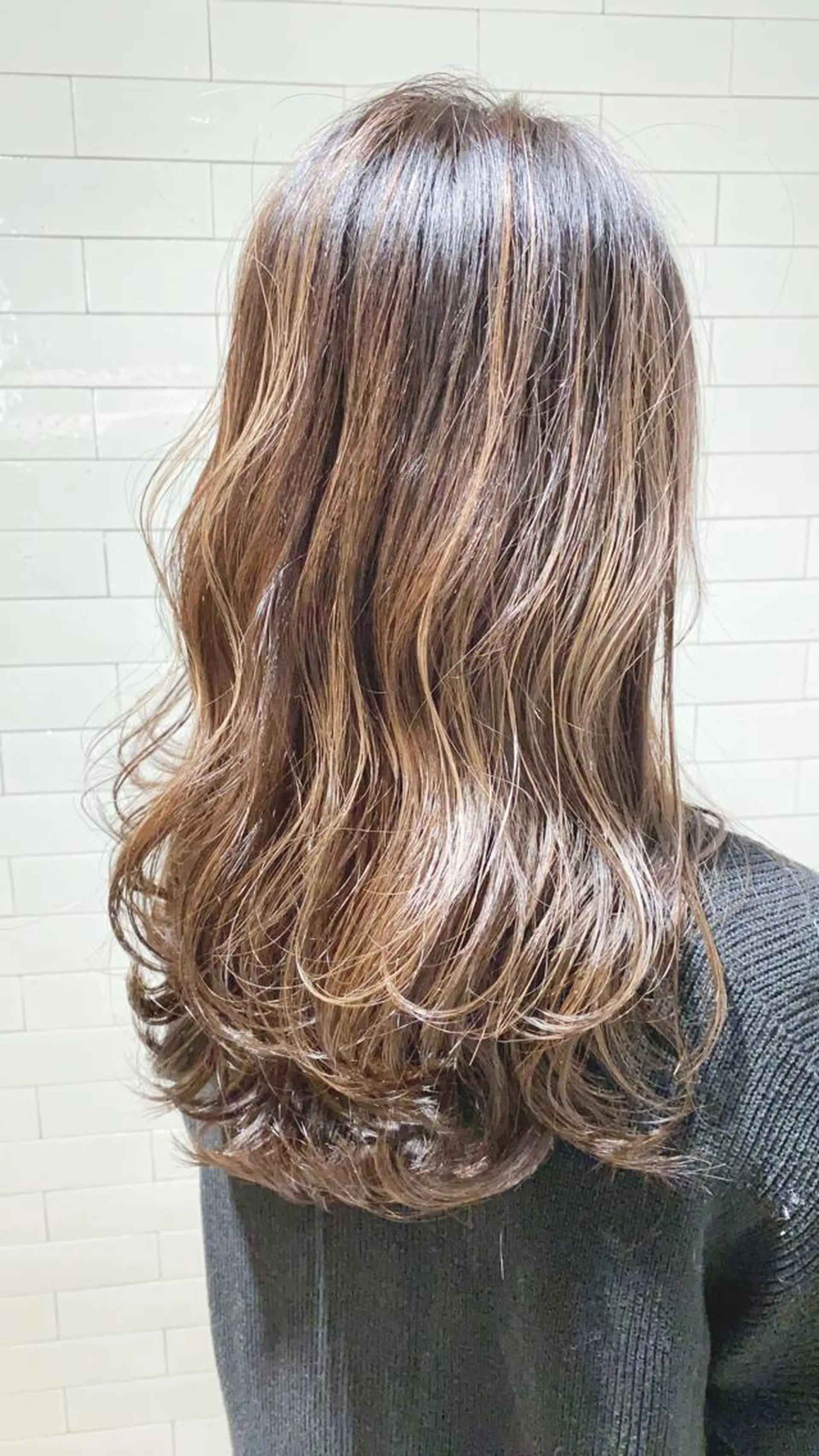 セミロング ショートボブ ボブ ハイライト 外ハネヘア メンズツイスパ ショートフクヤマシンのヘアスタイル