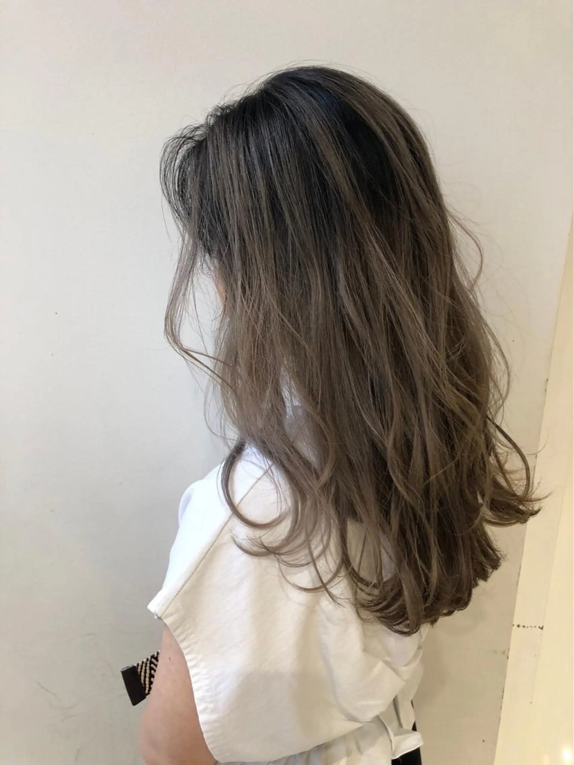 セミロング カラー ヘアアレンジ 【公式】amble luxe池袋東口🩷のヘアスタイル