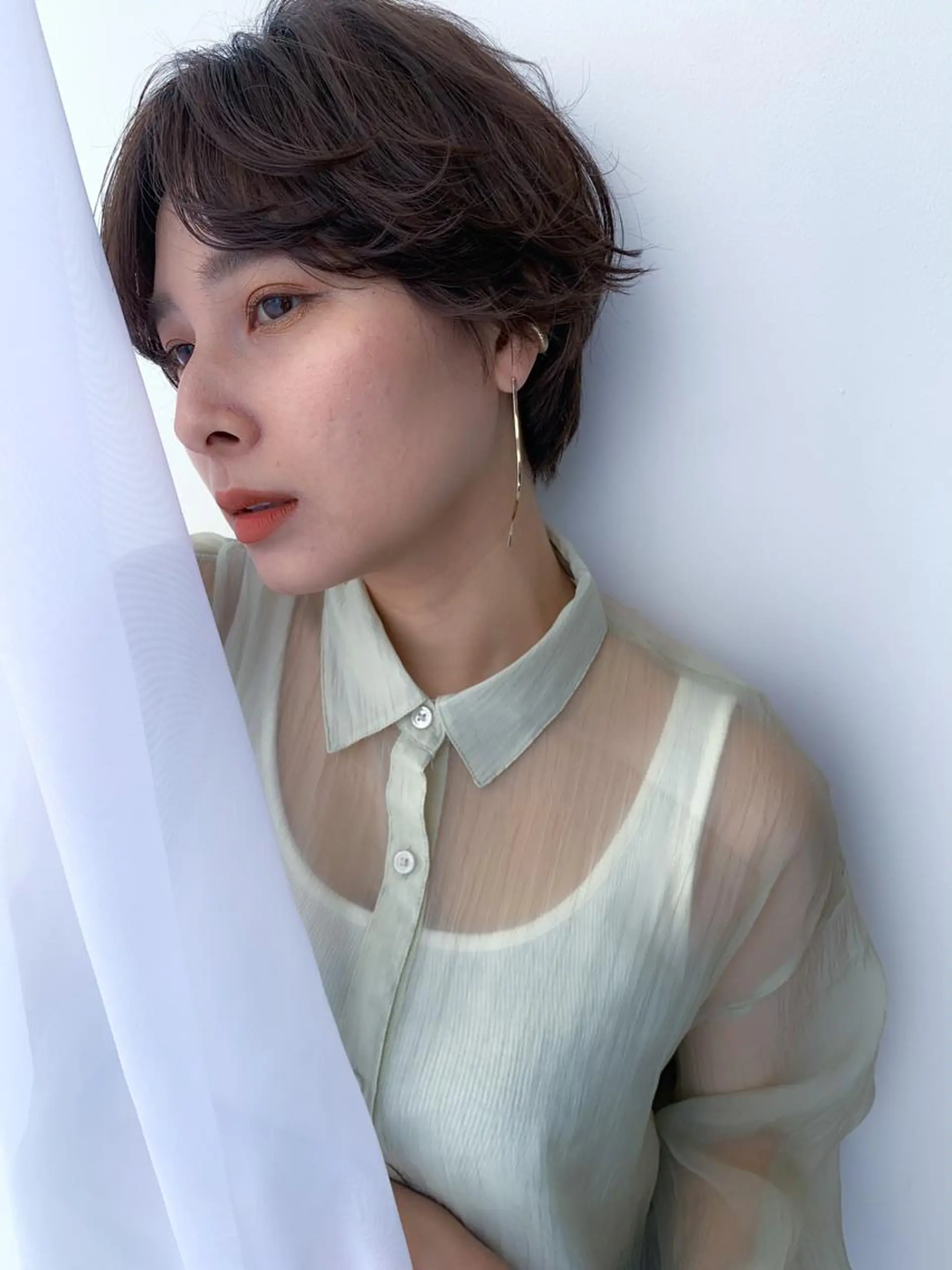 ショート カラー アッシュ ブリーチ ケアブリーチ 透明感カラー ダブルカラー カット トリートメント モリシュンスケ /レイヤー/髪質改善のヘアスタイル