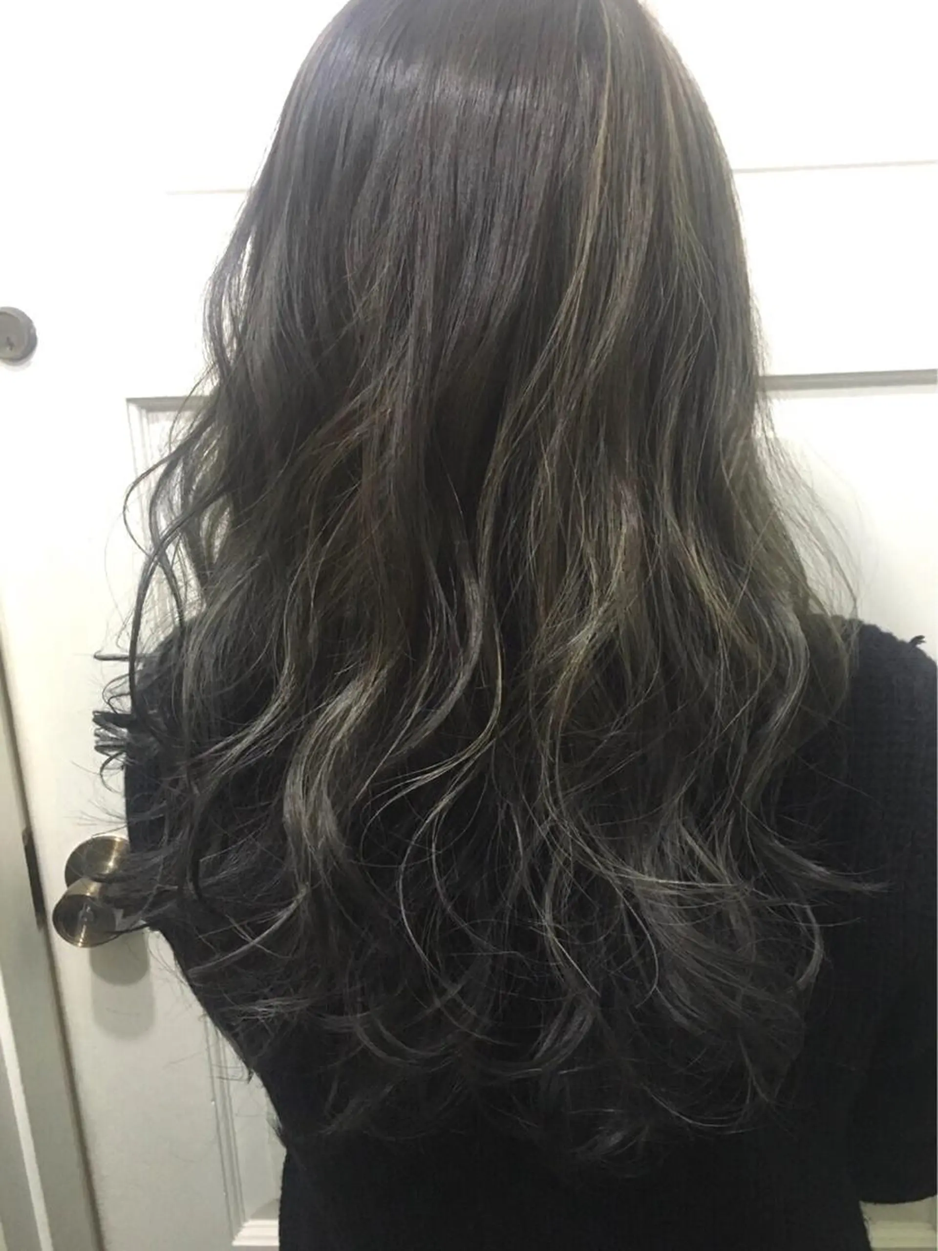 セミロング ロング カラー ブルーカラー ブルージュ 若杉 諒のヘアスタイル