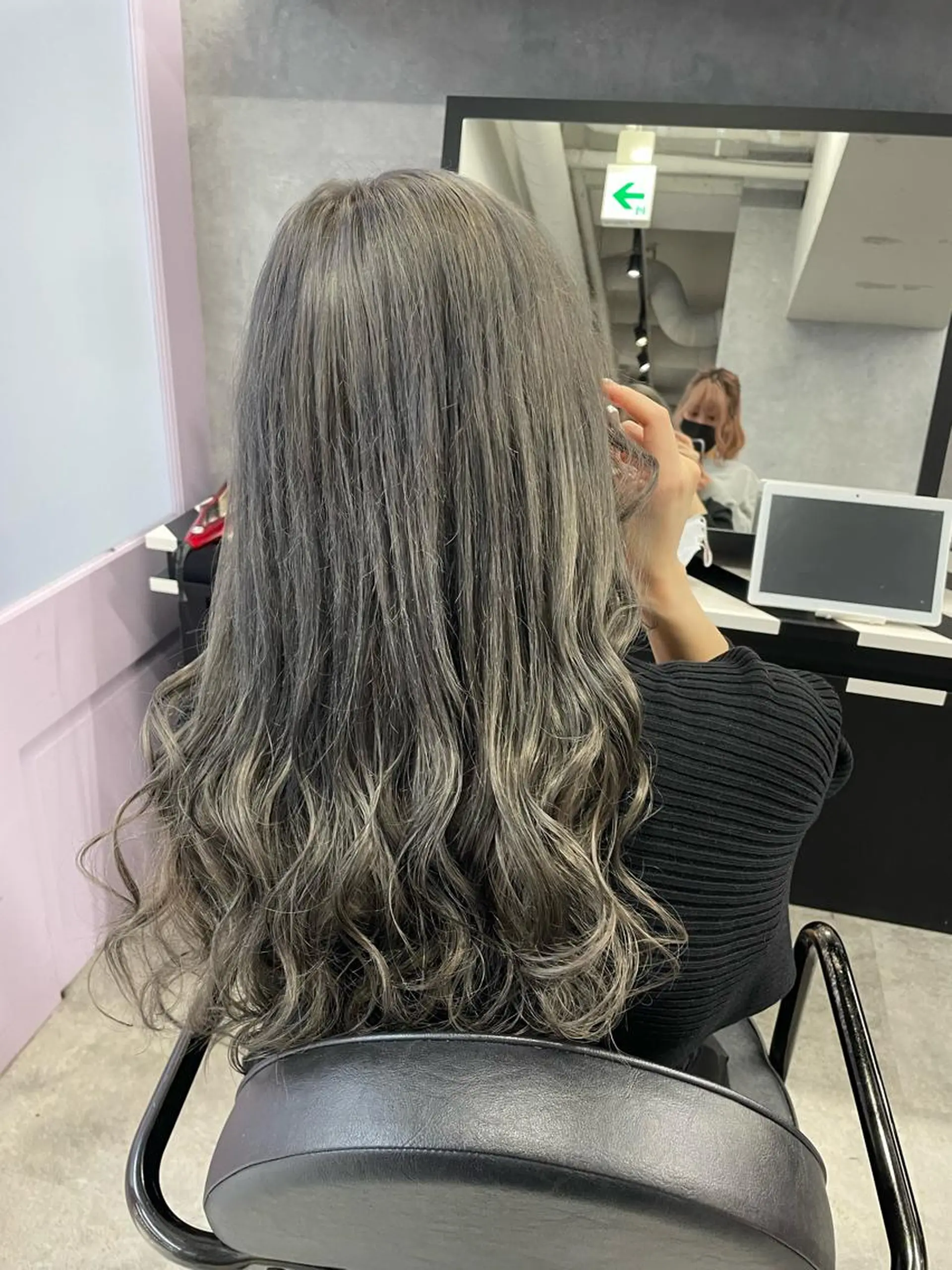 ロング Cielro/ダブル カラー/西田咲希のヘアスタイル