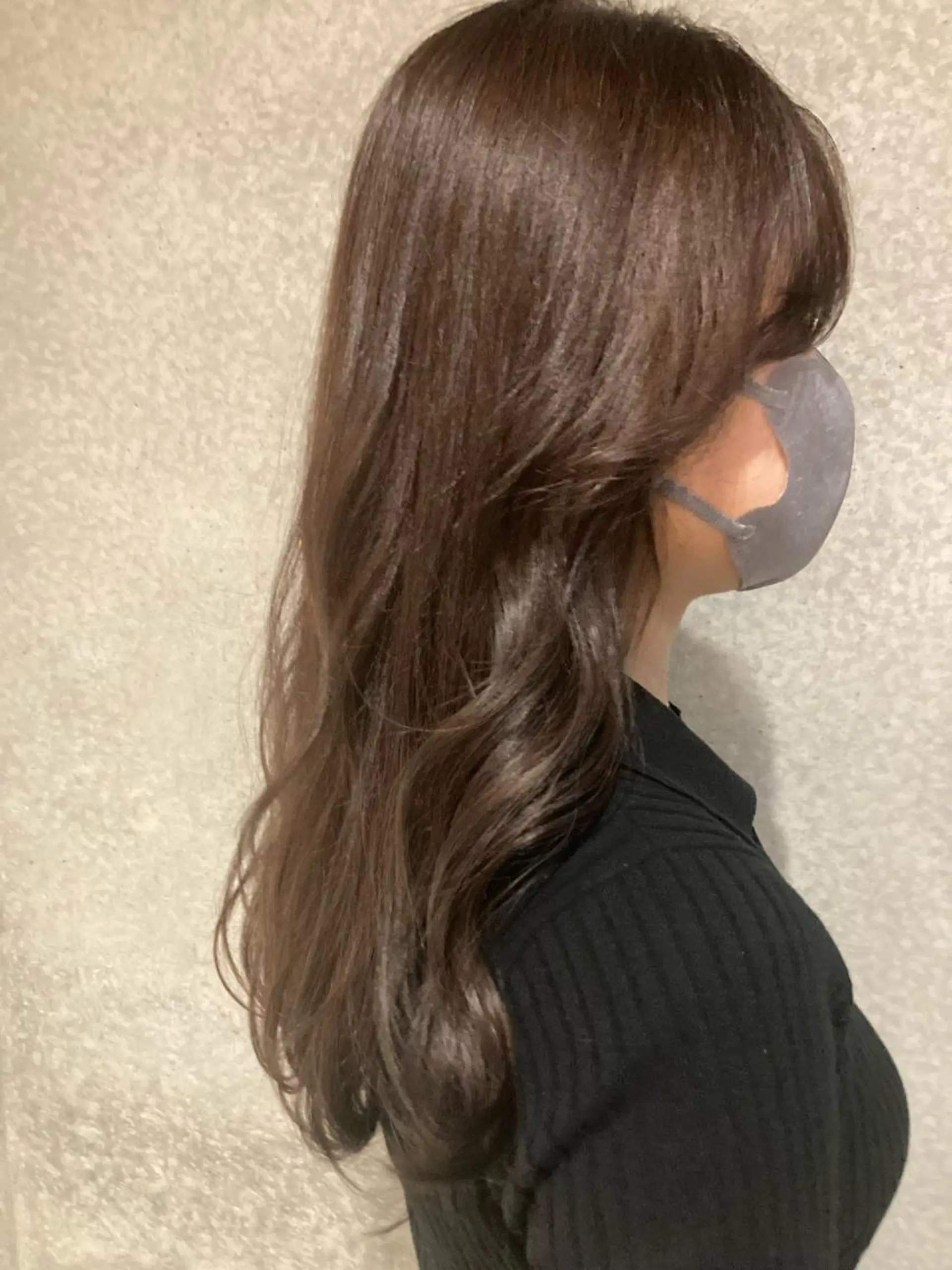 ロング 新堀 紫音のヘアスタイル