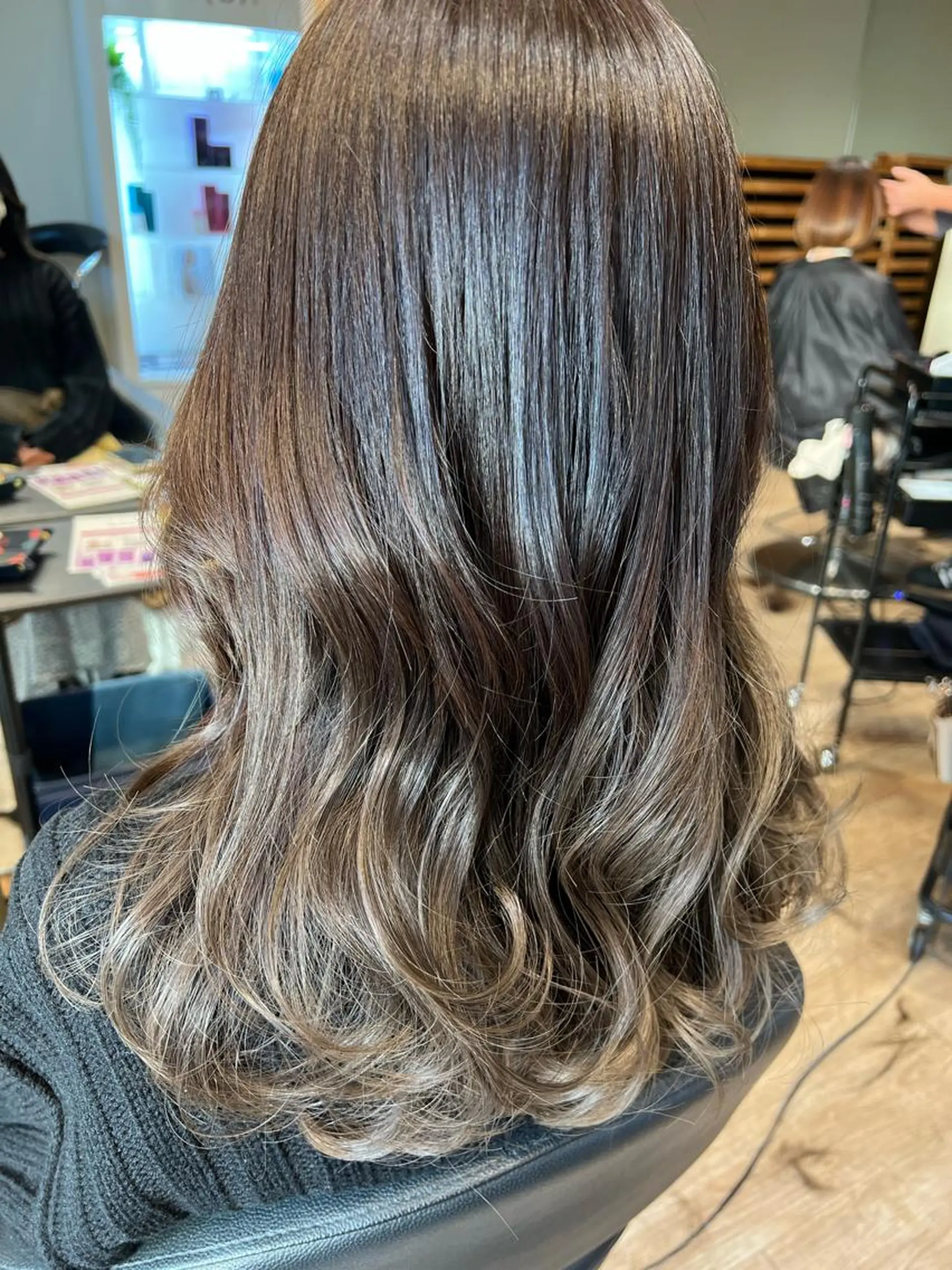 カラー 早川 真幸のヘアスタイル