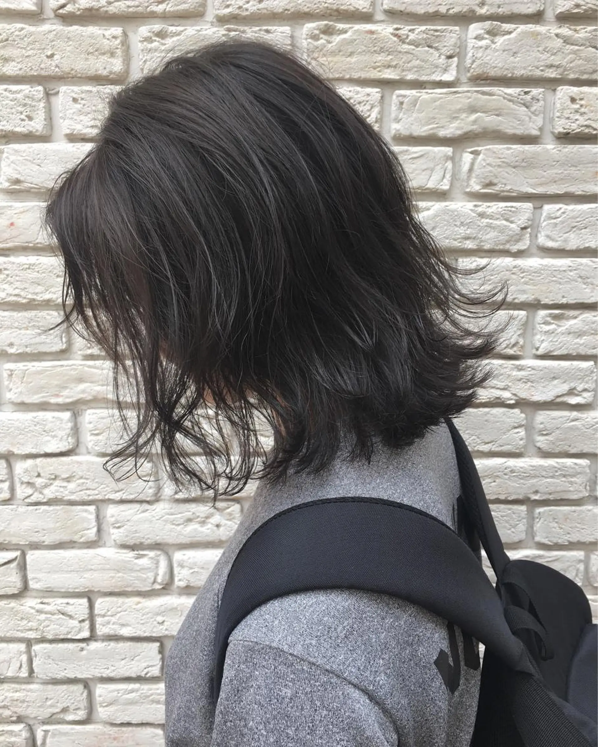 ミディアム カラー グレージュ オリーブグレージュ オリーブグレー レイヤーカット BLend 渋谷のヘアスタイル