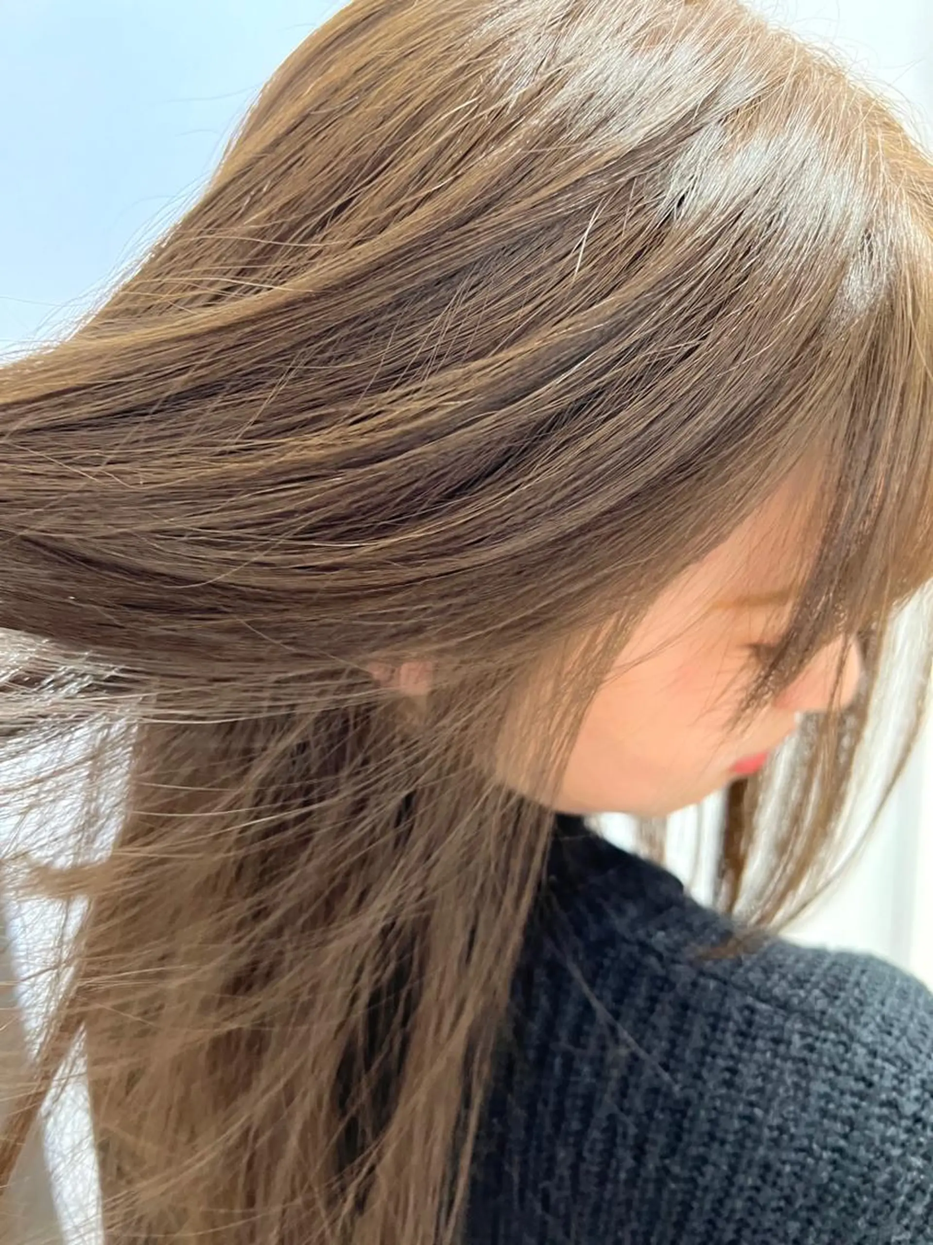 セミロング カット ヘアカラー 三輪 恭平のヘアスタイル