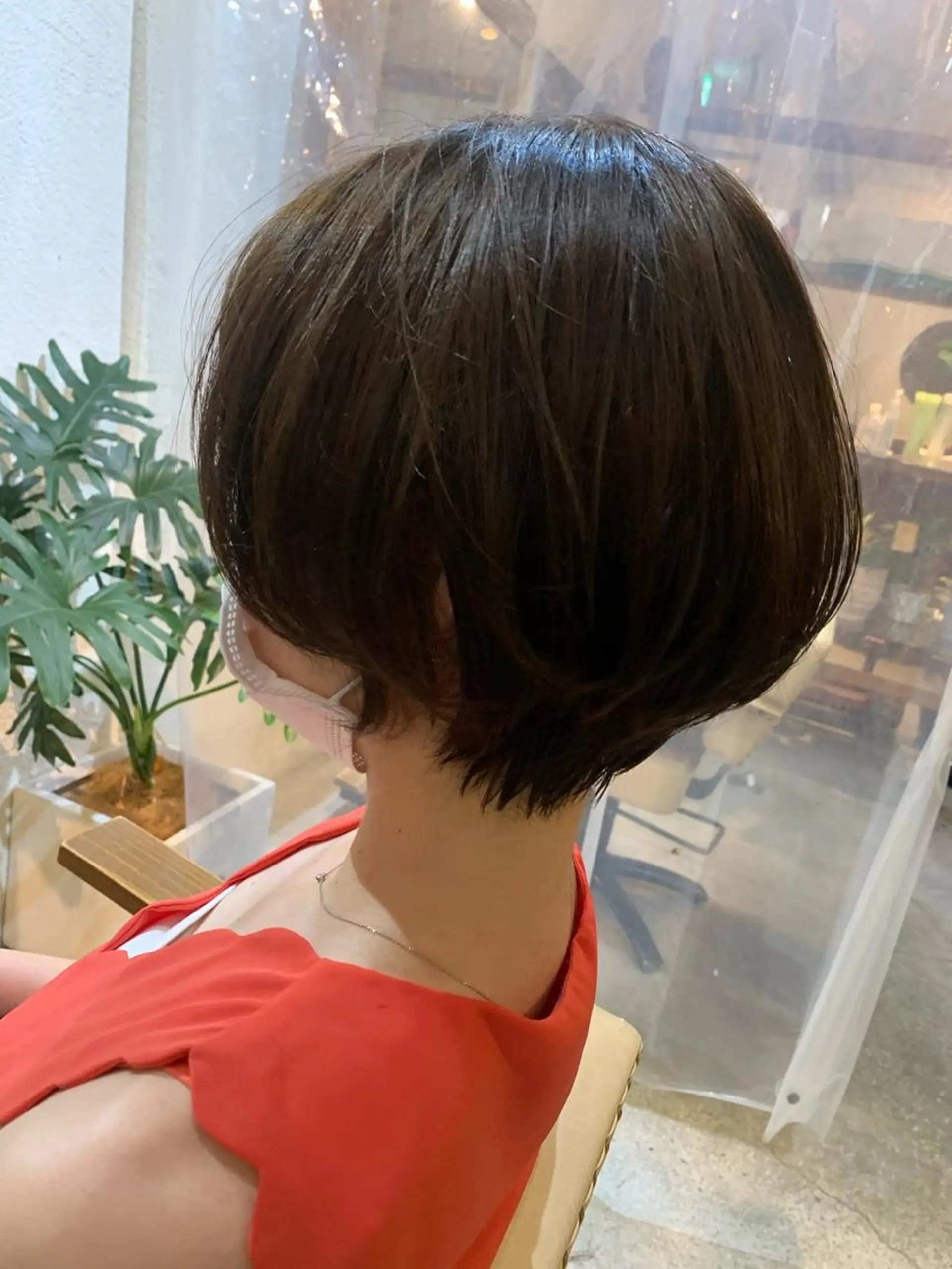 ショート カラー putri 川邉 優花のヘアスタイル