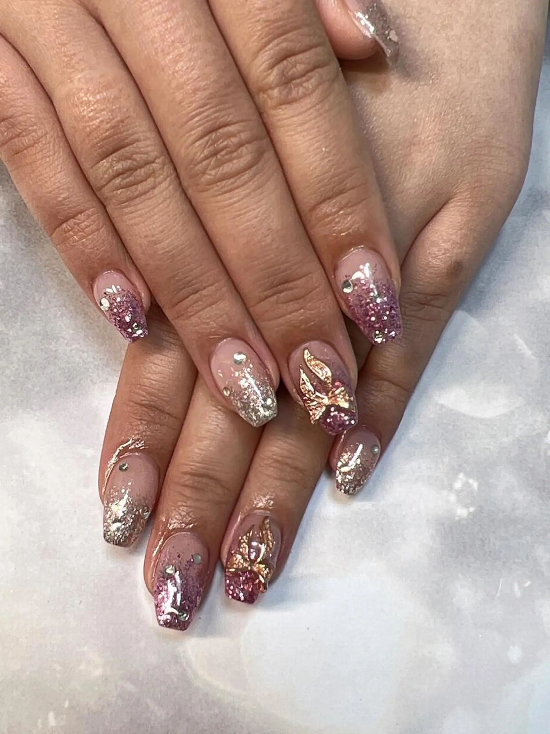 ネイル グラデーション ラメ(グリッター) ラメグラデーション リボン coco nailのネイルデザイン
