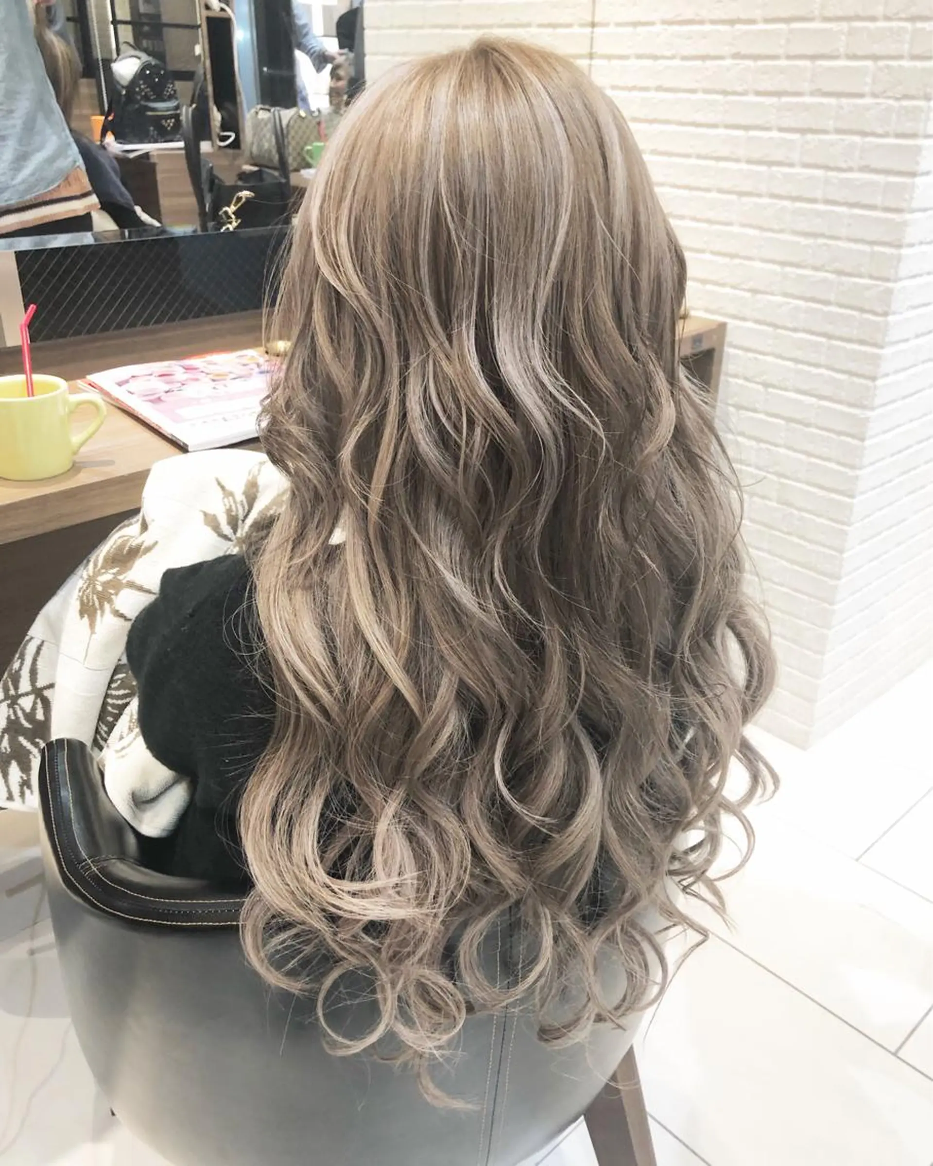 ロング カラー ヘアアレンジ ショートボブ シールエクステ ベージュカラー ダブルカラー グレージュ ヘアカラー トリートメント エクステ 【Diar】オーナー アキヨシケンタのヘアスタイル