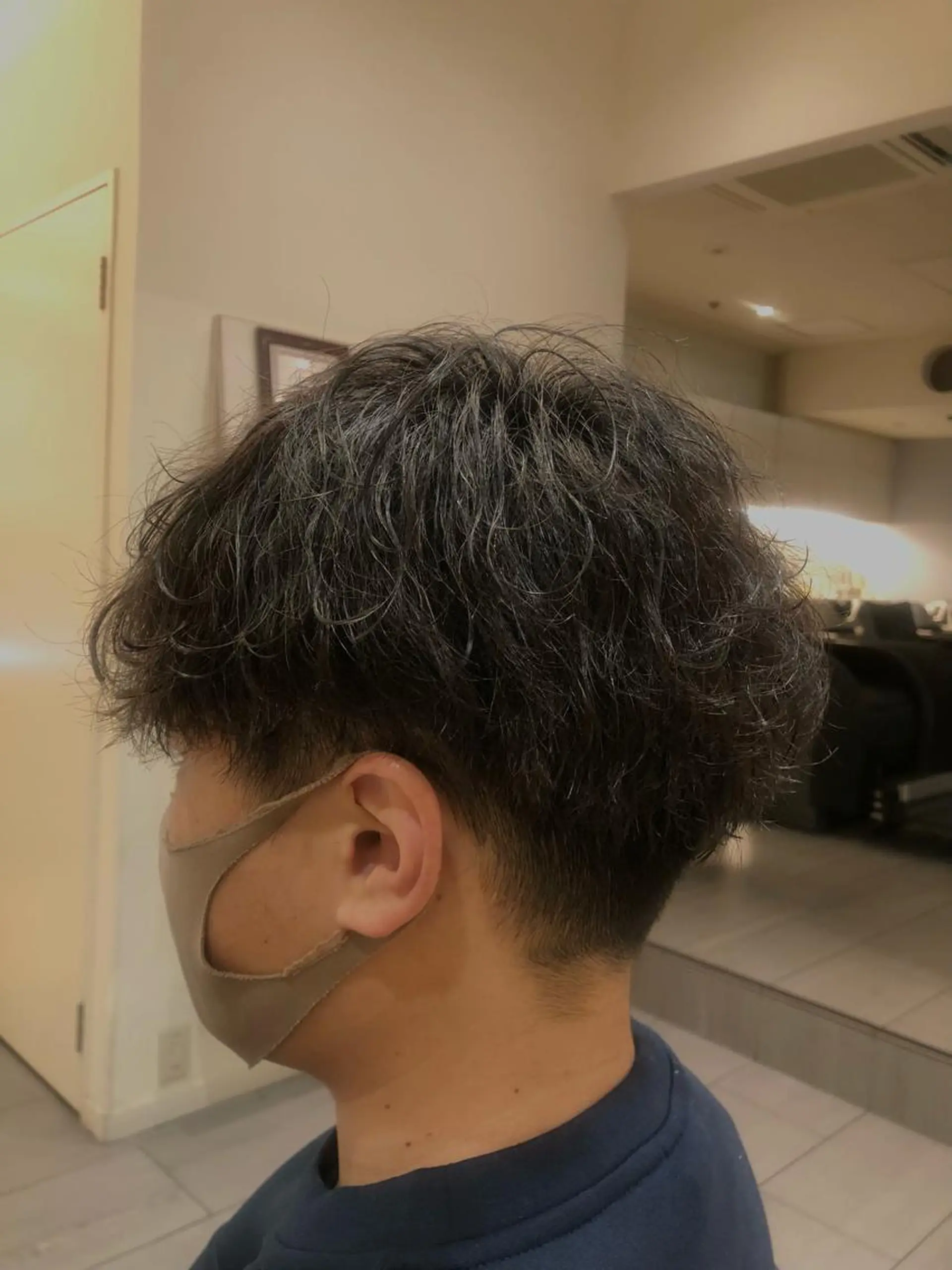 パーマ メンズ メンズパーマ 刈り上げ 波巻きパーマ コテ巻きパーマ 阪上 沙織のヘアスタイル