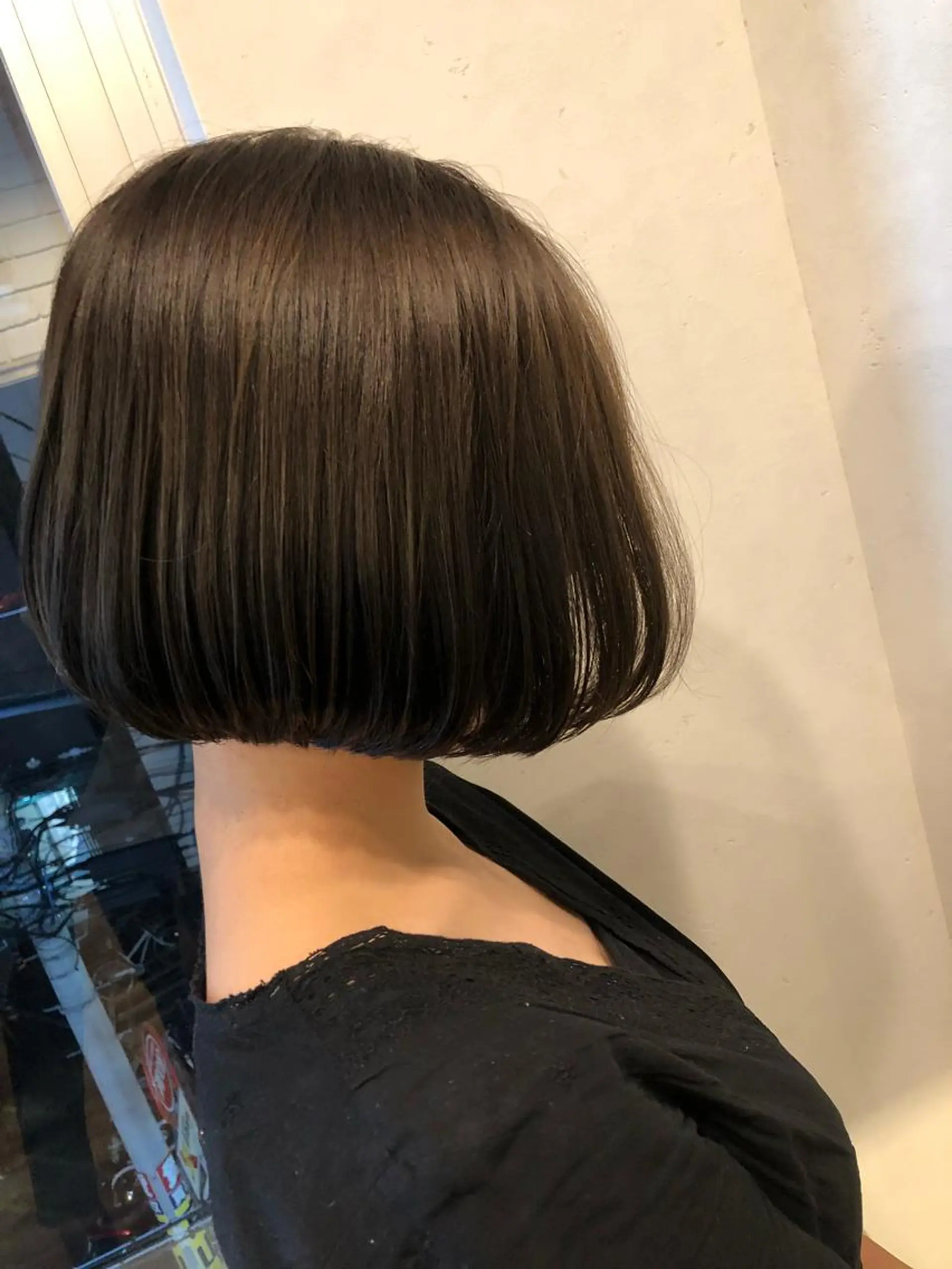 ショート カラー 前下がりボブ グレージュ ボブ TOWA 野村　コウダイのヘアスタイル