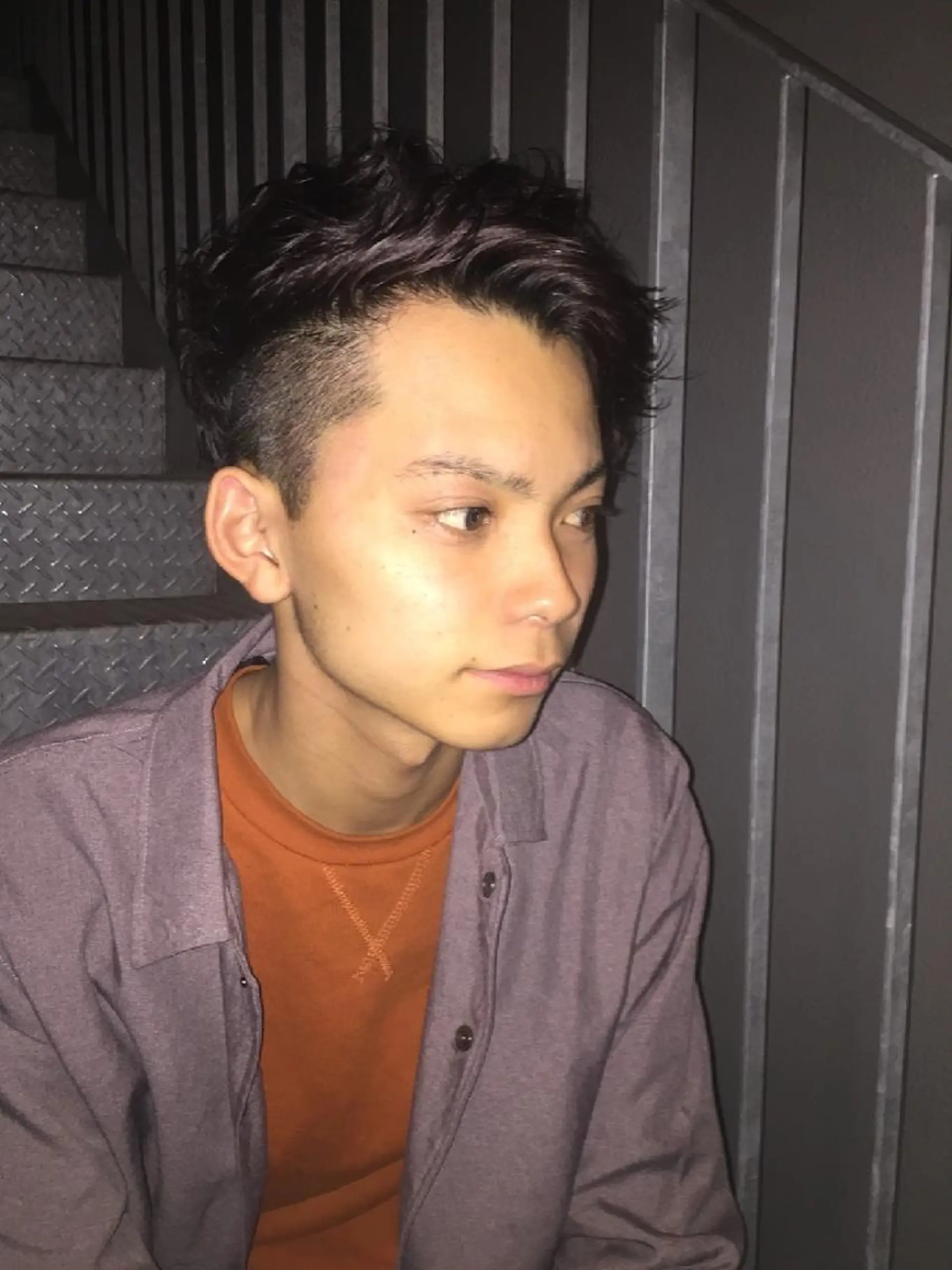 メンズ カラー アップバング メンズブリーチ メンズパーマ 刈り上げ ブリーチ カット ヘアカラー ヘッドスパ 手島 大貴のヘアスタイル