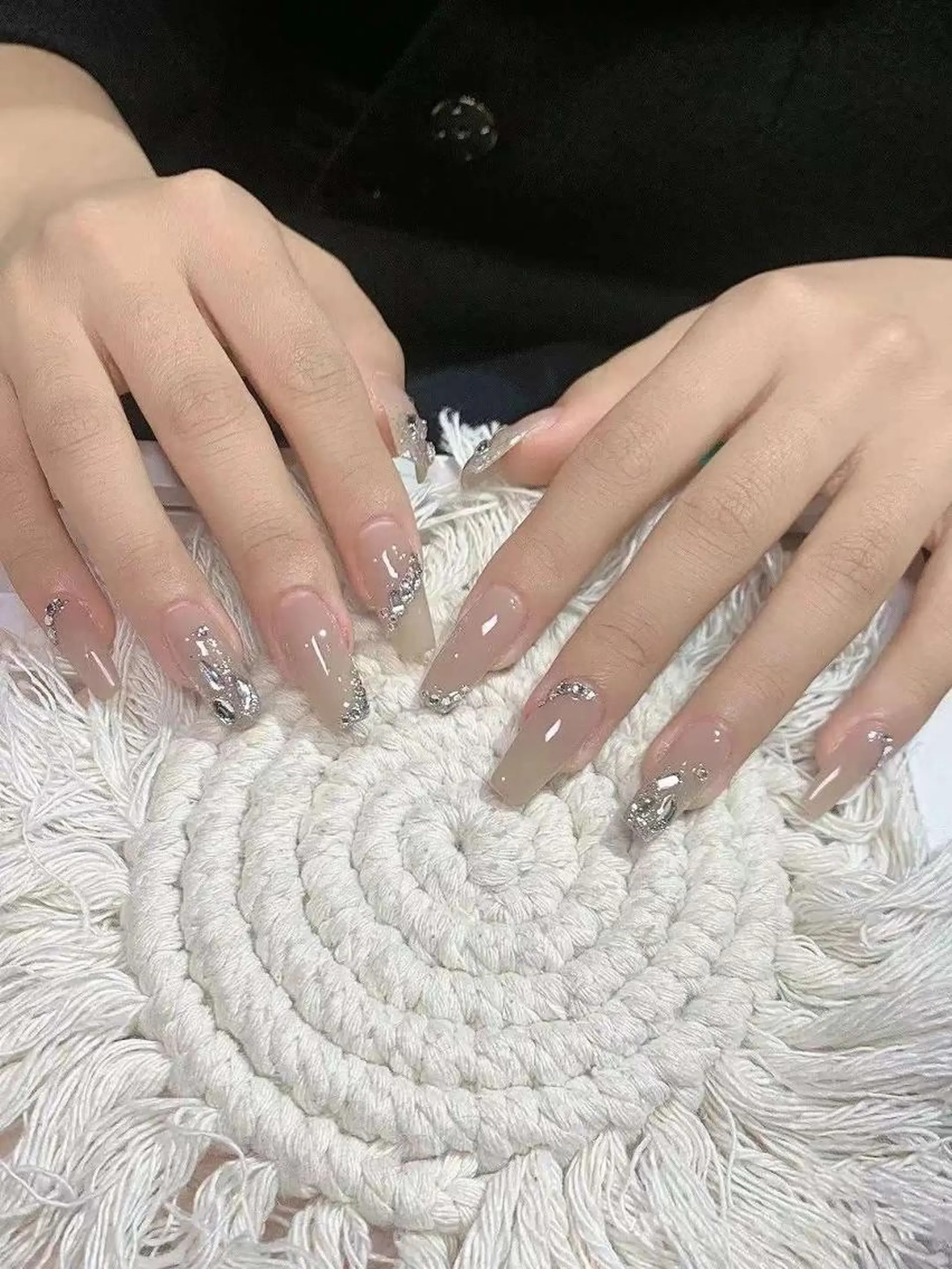 ネイル ハンドネイル VIVIAN エイのネイルデザイン