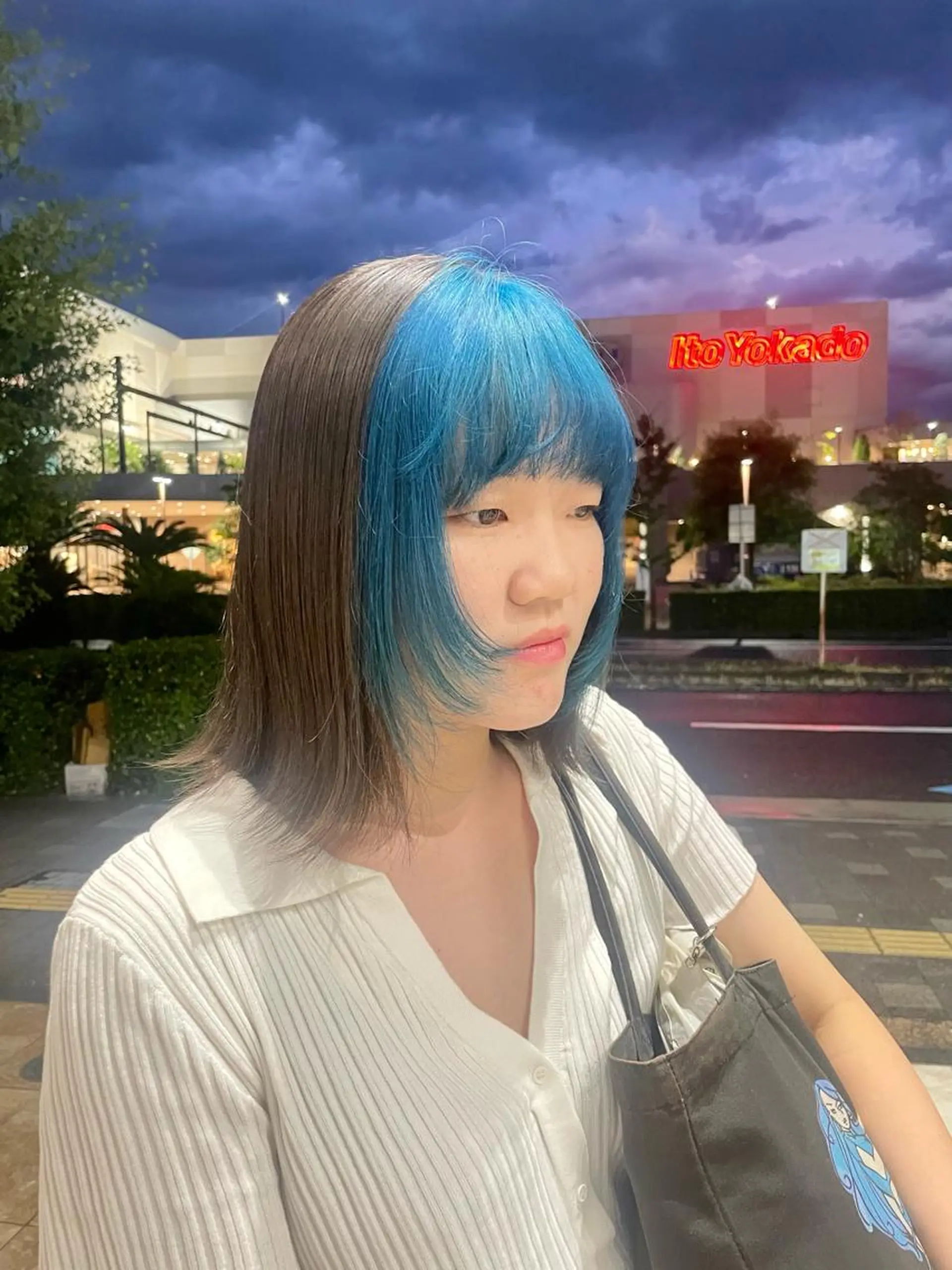 ミディアム ミストバング 前田 菜奈子のヘアスタイル