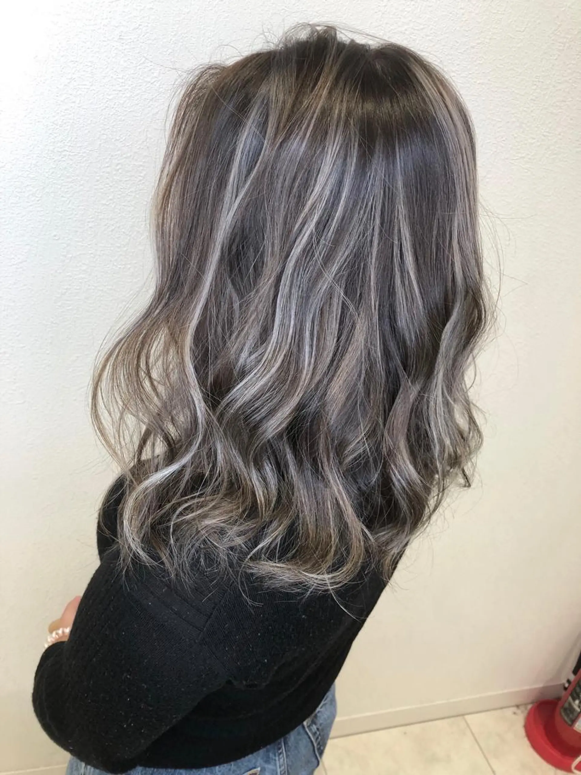 セミロング カラー バレイヤージュ デザインカラー グレージュ ハイライトカラー ハイライト 海外風レイヤーカット 👑店長　平松　由のヘアスタイル