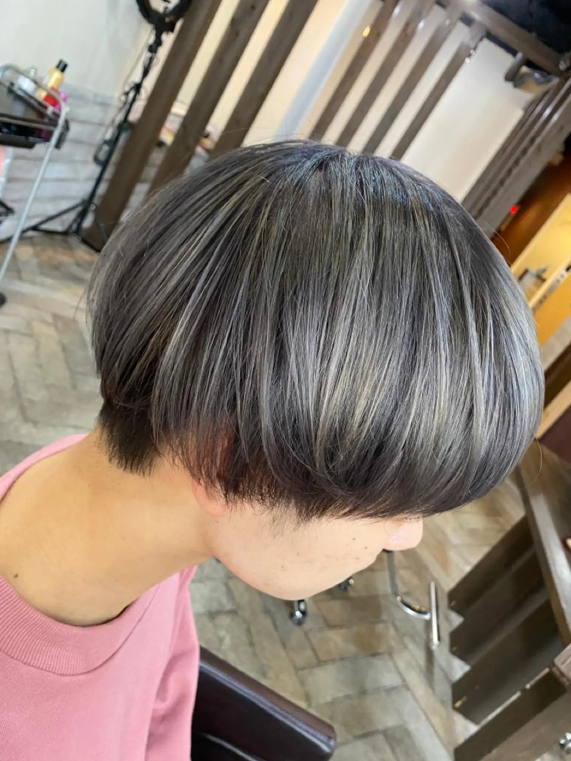 ショート カラー メンズ マッシュ シルバー カット ヘアカラー トリートメント 女性指名人気no.1 尾崎のヘアスタイル