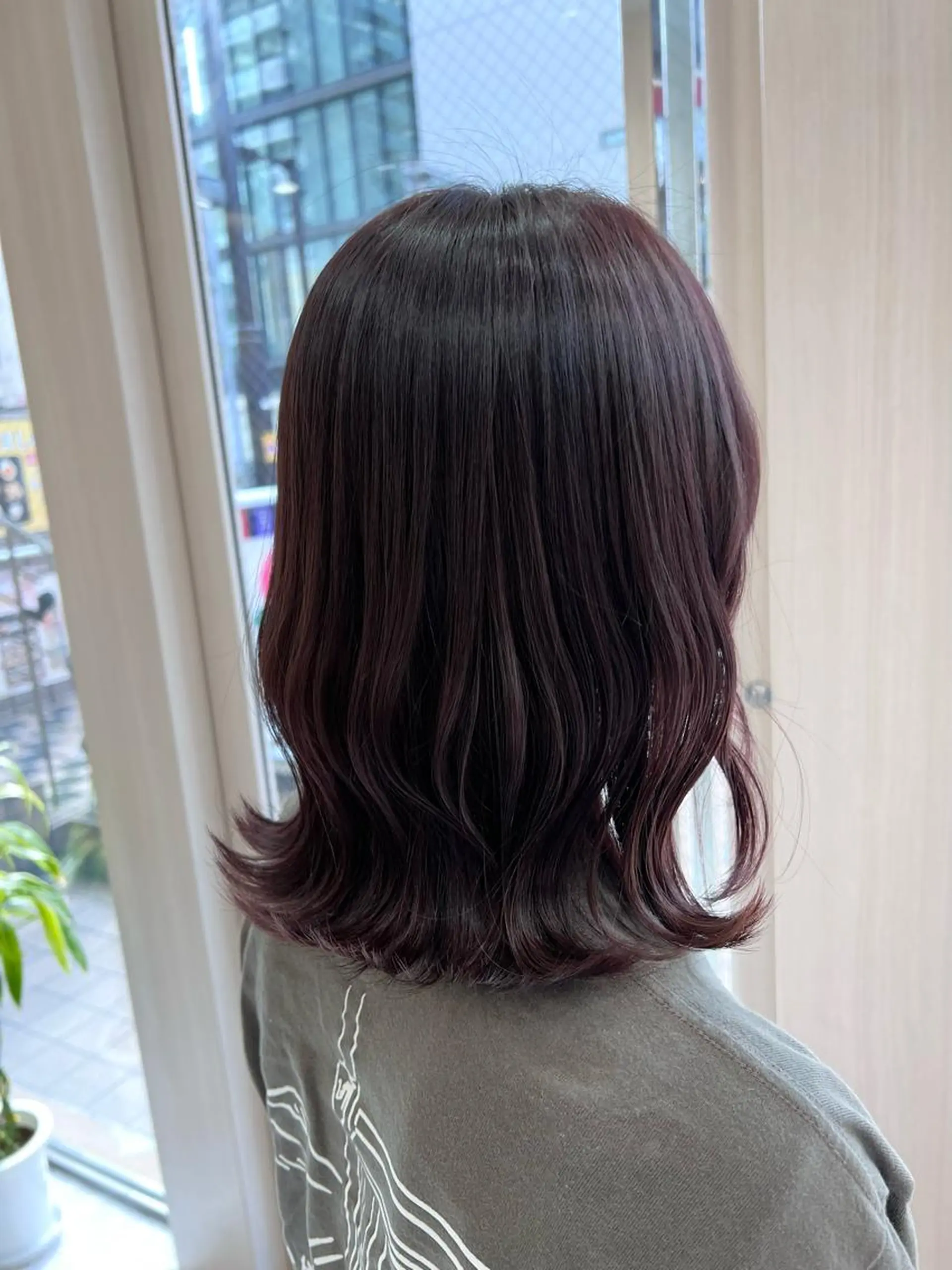 ミディアム カラー カット ヘアカラー トリートメント 暗髪/艶髪/Ono .のヘアスタイル