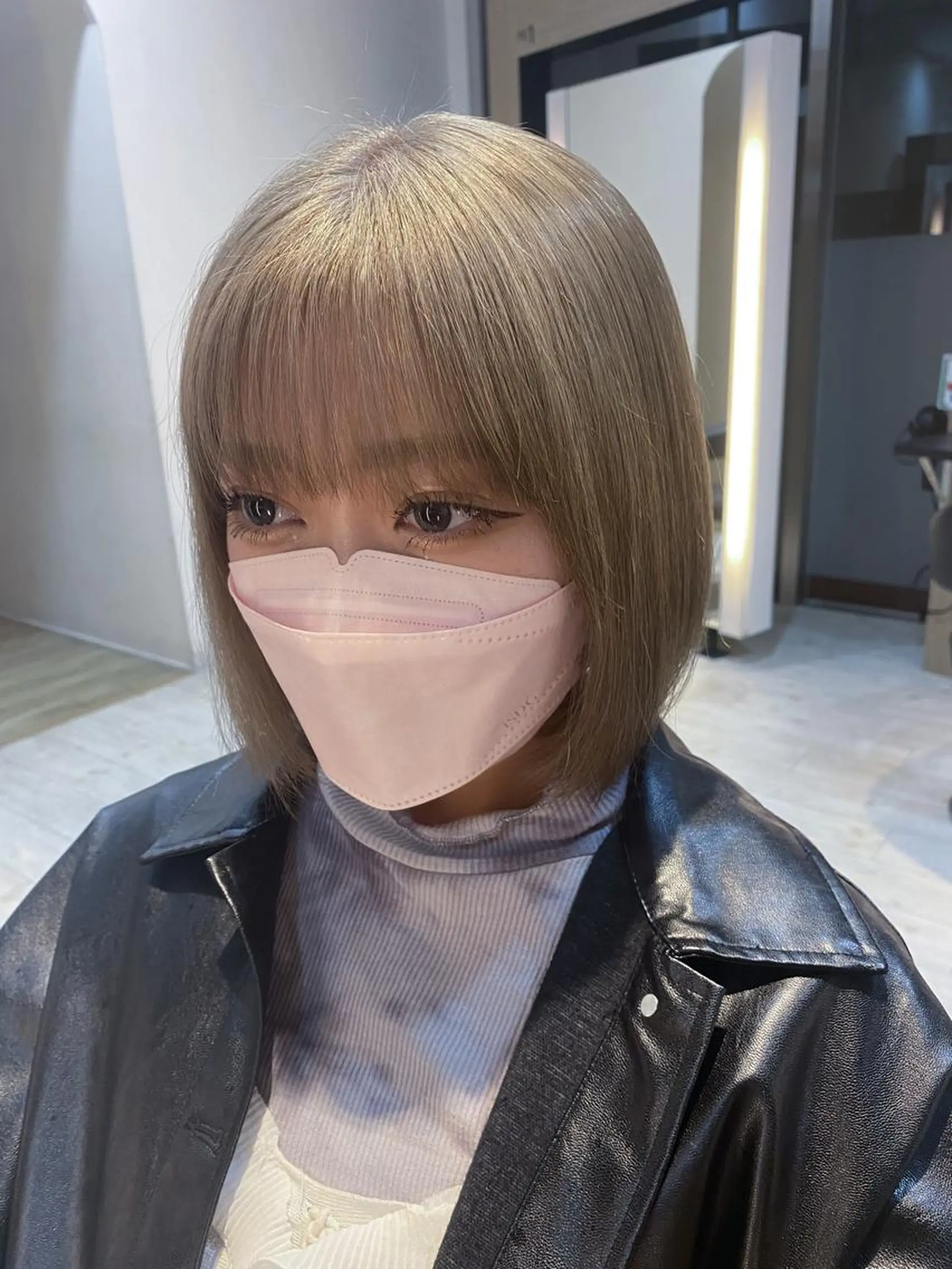 ミディアム カラー グレージュ ハイトーンカラー ハイトーングレージュ カット ヘアカラー トリートメント 鈴木/ニュアンス パーマ/メンズのヘアスタイル