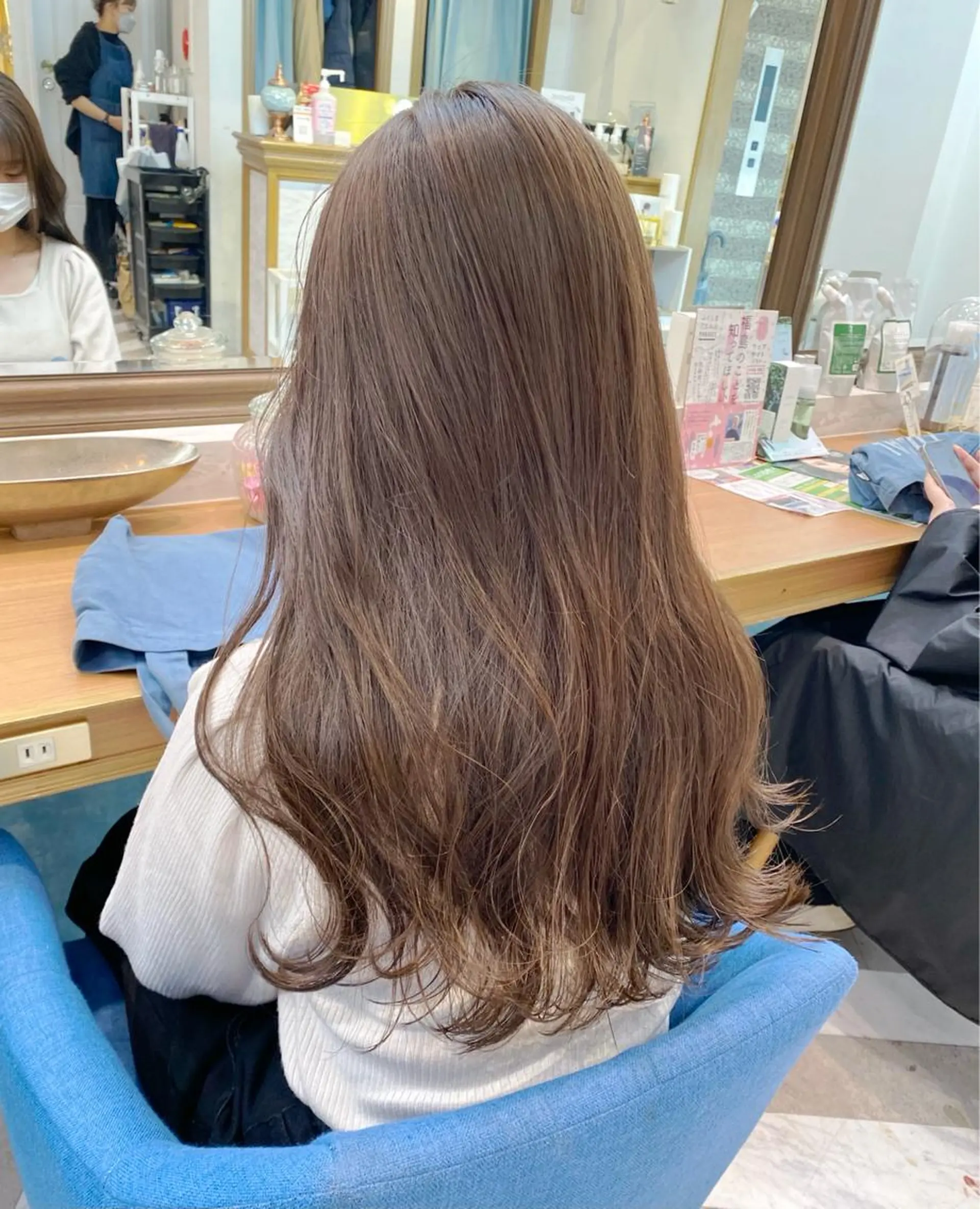 ミディアム ヘアカラー トリートメント レイヤーカット /透明感カラー西田のヘアスタイル
