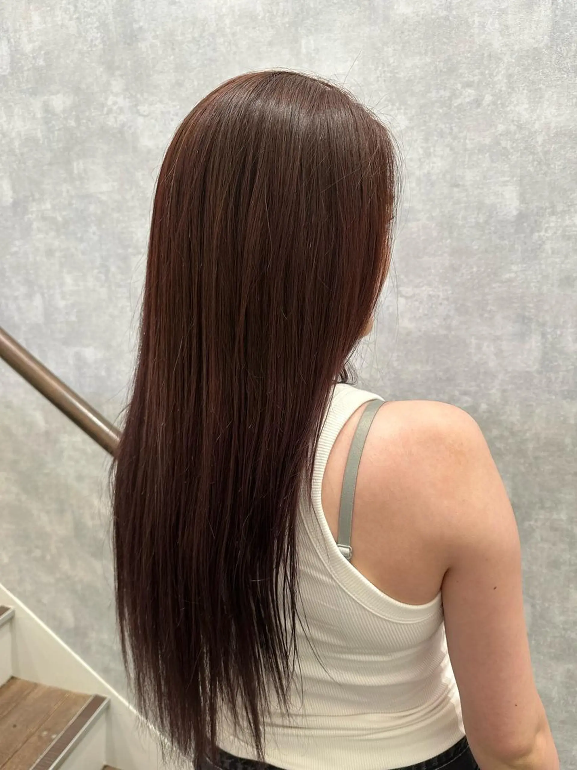 ロング シールエクステ/ ブリーチカラーのヘアスタイル