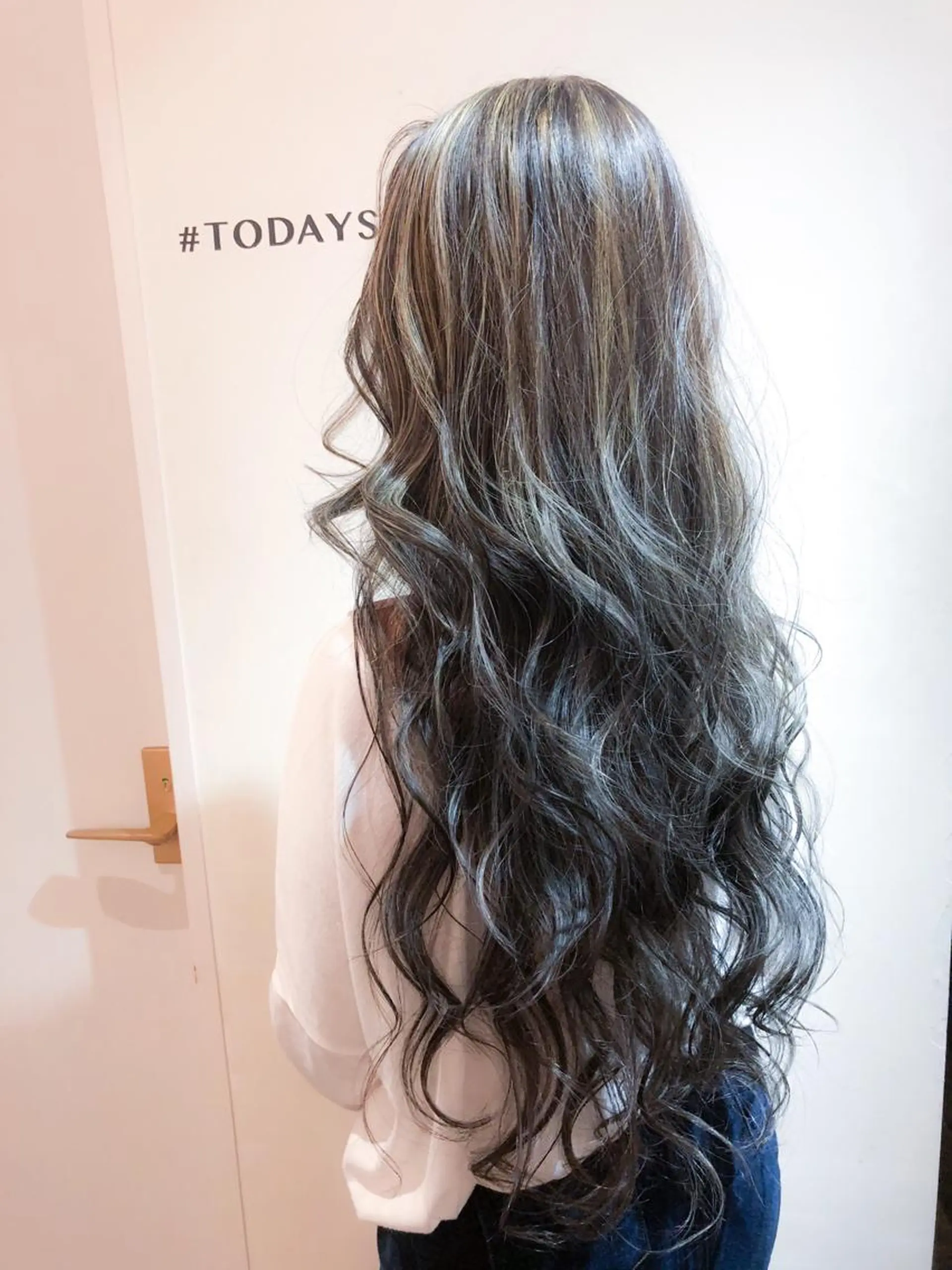 ロング カラー ヘアカラー トリートメント LA KING GINZA TOKYO所属・🧡ショートの達人 🧡SHOのヘアスタイル