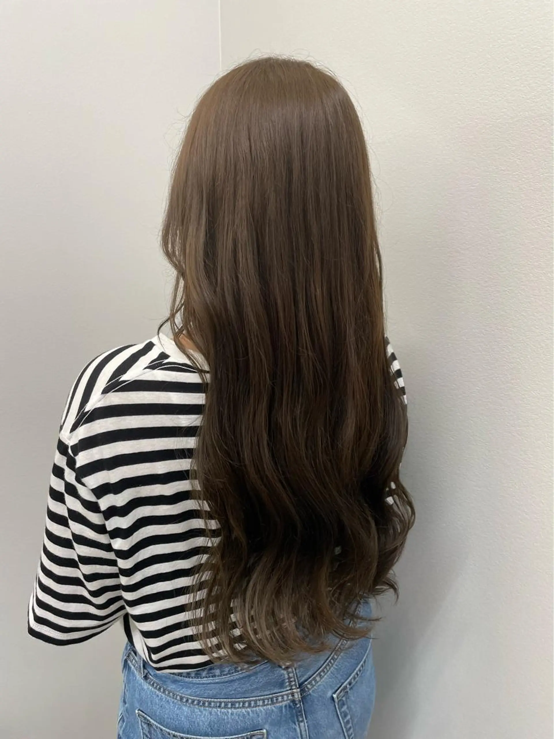 ロング カラー ベージュカラー オリーブベージュ 山本 美羽のヘアスタイル