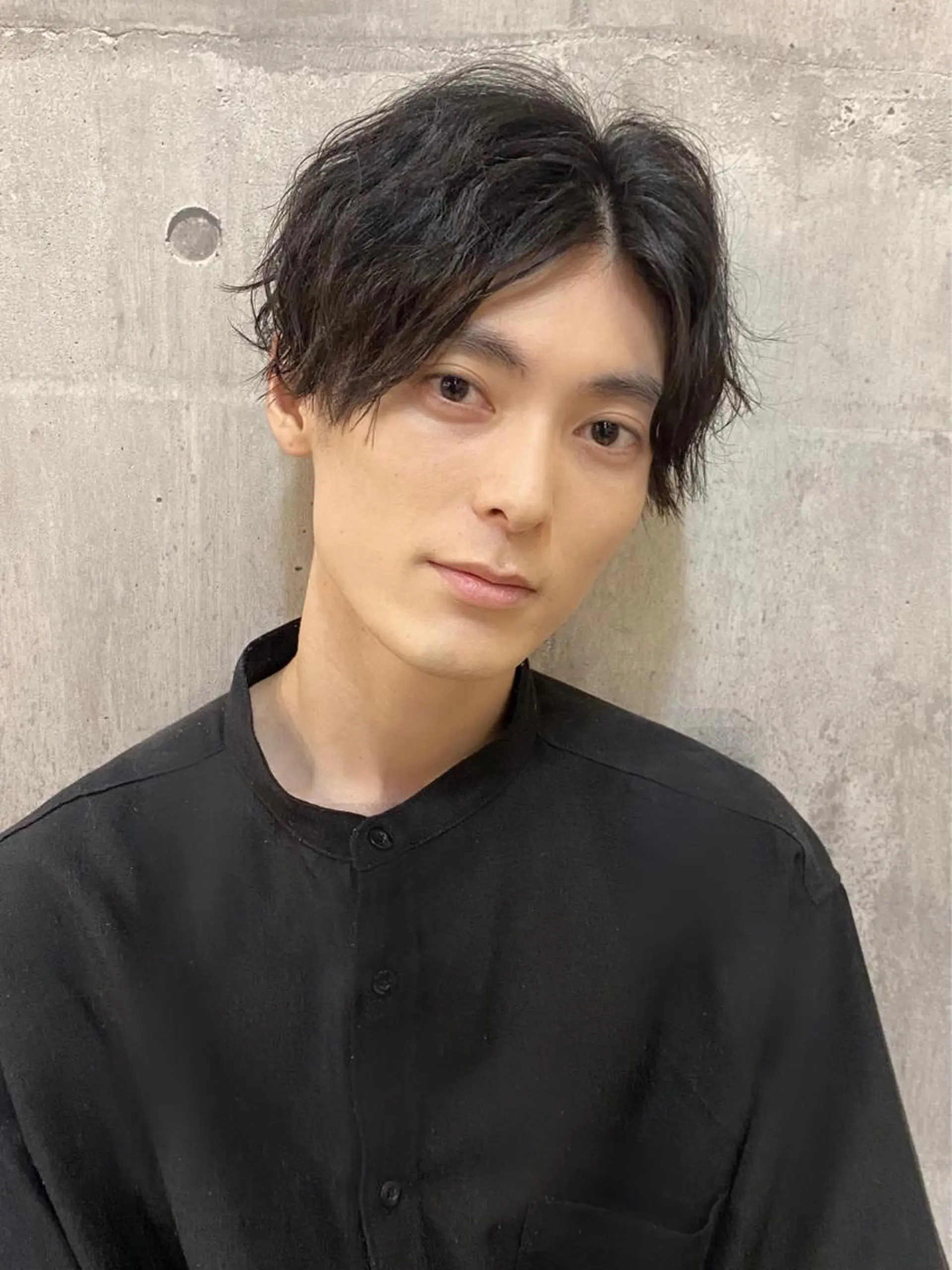 ショート パーマ メンズ センターパート 波巻きパーマ カット パーマ 【扉gate】野崎 英幸のヘアスタイル