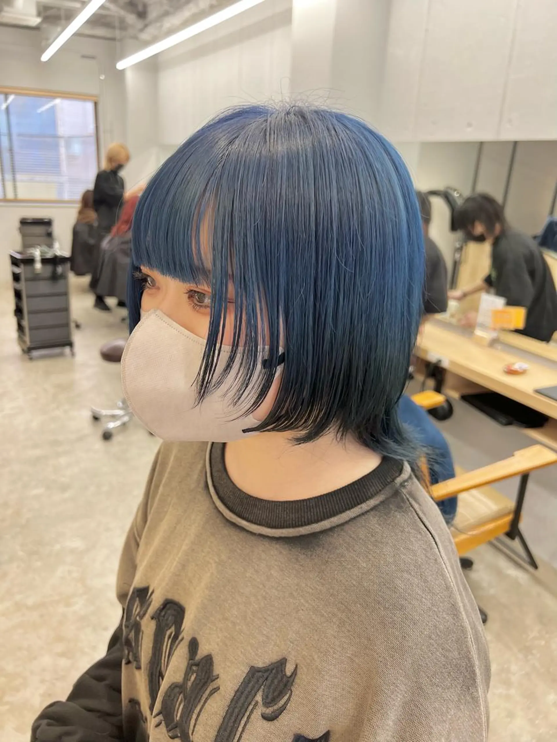 ミディアム カラー ブリーチ ブルーカラー 代表　YUKI ☆のヘアスタイル